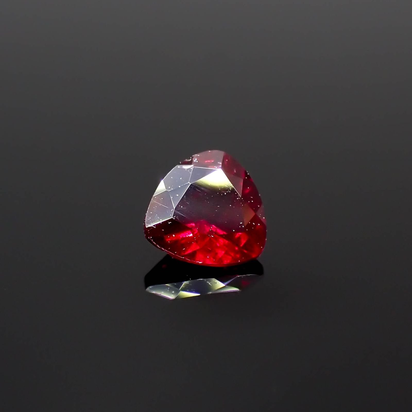 アントヒルガーネット(クロムパイロープガーネット) アメリカ・アリゾナ州産 0.24ct[240527827]3.8x3.8mm前後