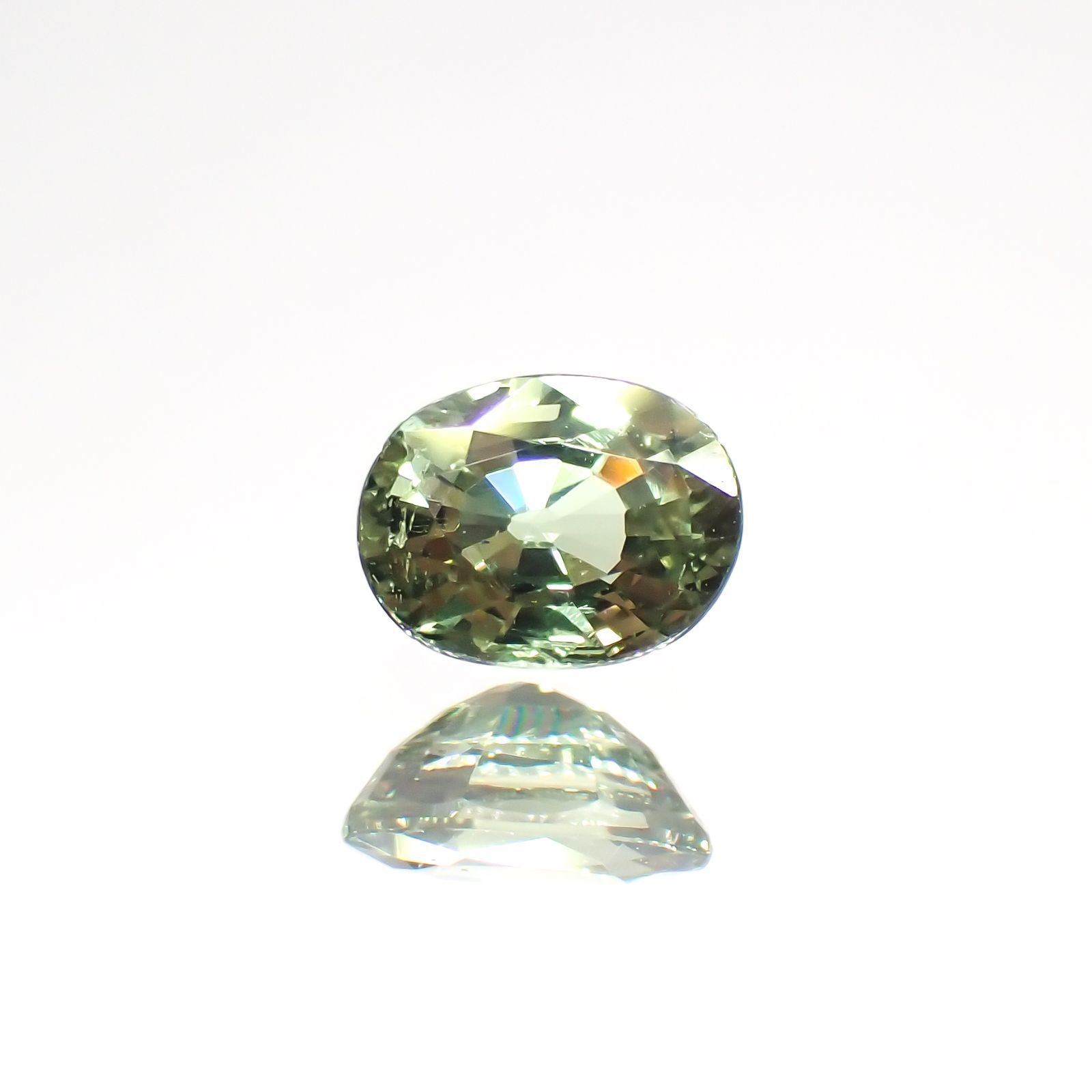 グリーンクリソベリル(宝石名クリソベリル)スリランカ/マダガスカル産 0.33ct 識別済[220114476]4.5x3.4mm前後