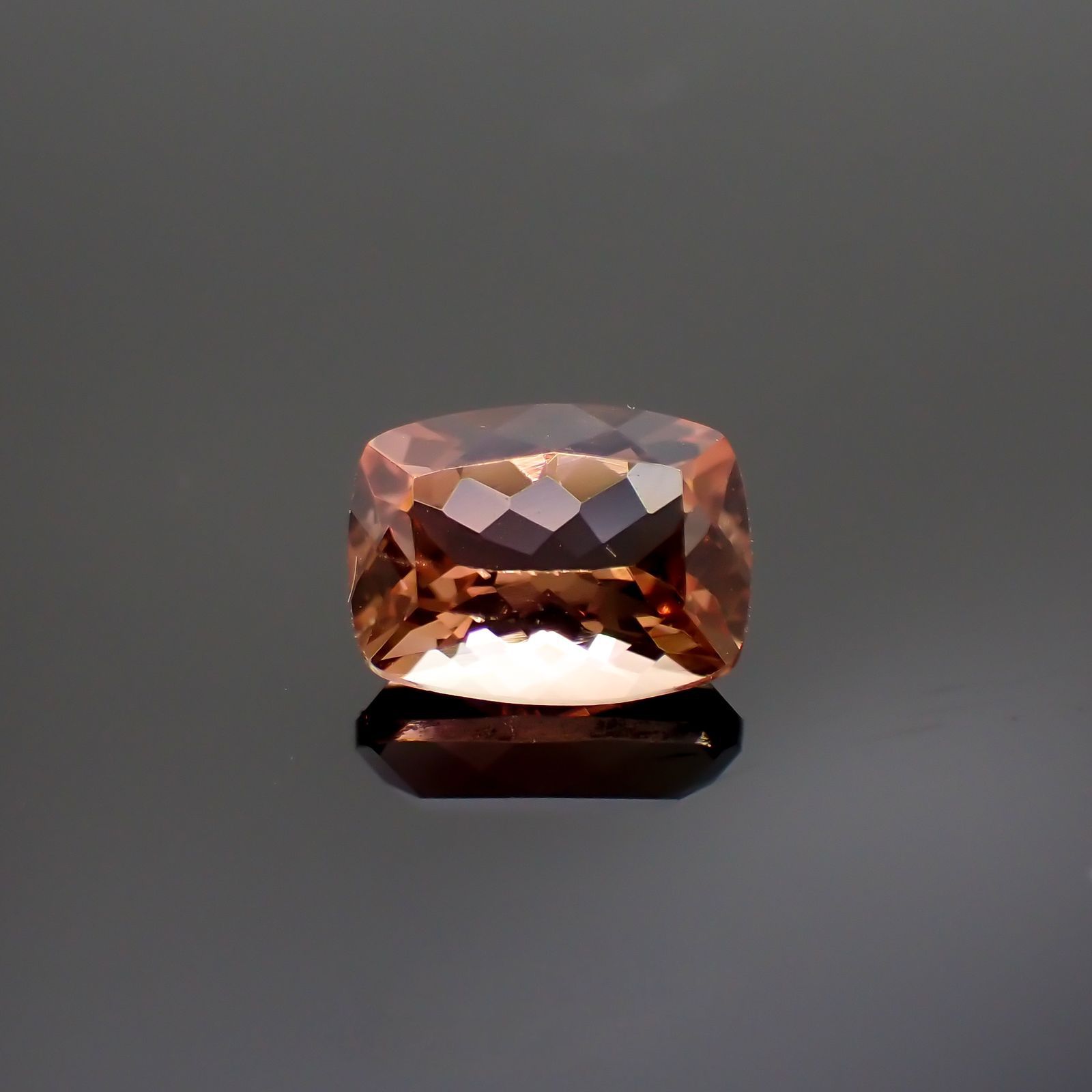 オレゴンサンストーン(宝石名ラブラドライト)アメリカ・オレゴン州産 1.42ct 識別済[231124124]8x6mm前後