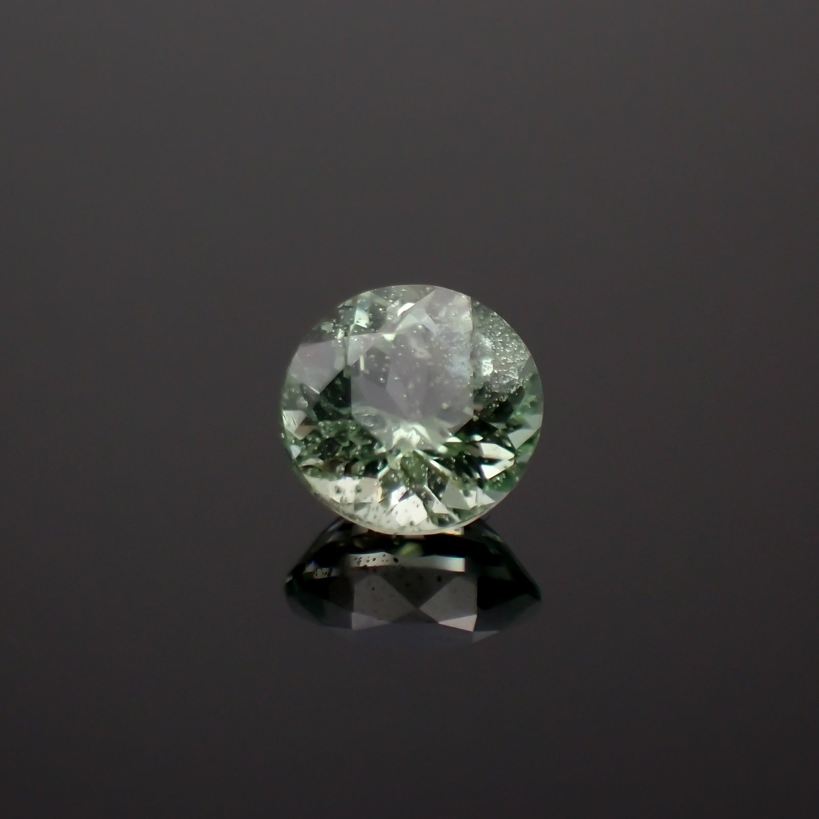 バナジウムコーネルピン(宝石名コーネルピン)タンザニア・タンガ州産 0.36ct 識別済[230521912]4.4x4.4mm前後
