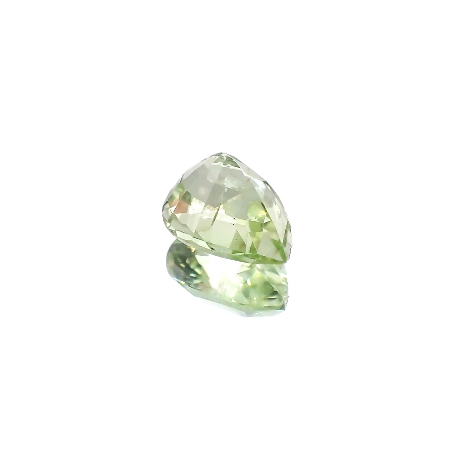 ミントガーネット(宝石名グリーン グロッシュラー・ガーネット)タンザニア・メレラニ鉱山産 識別済 1.08ct  / 7.2x5.4mm前後 [260222484]