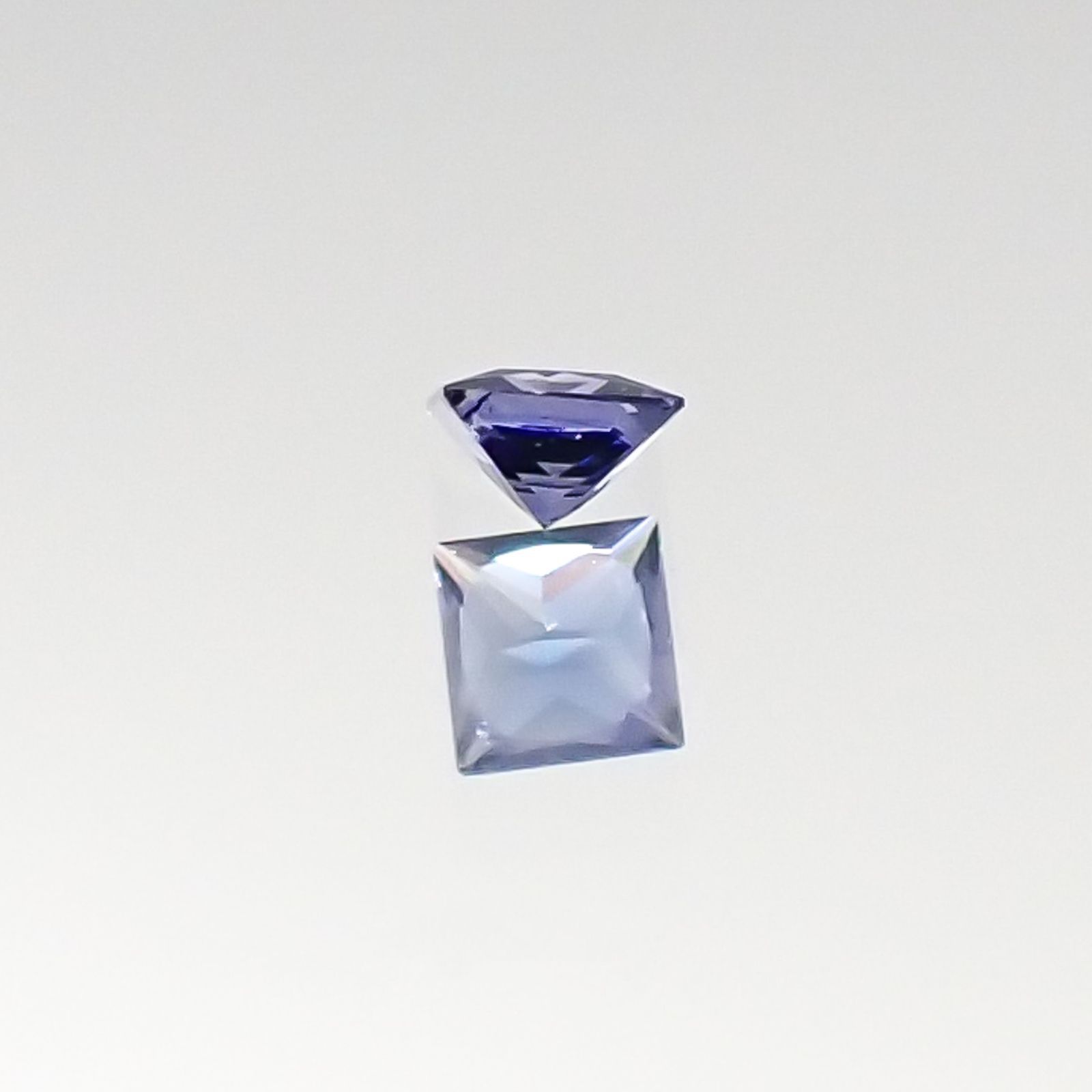 ◇プリンセスカット◇ベニトアイト アメリカ産 ルース 0.048ct[20095847]2.1×2.1mm前後