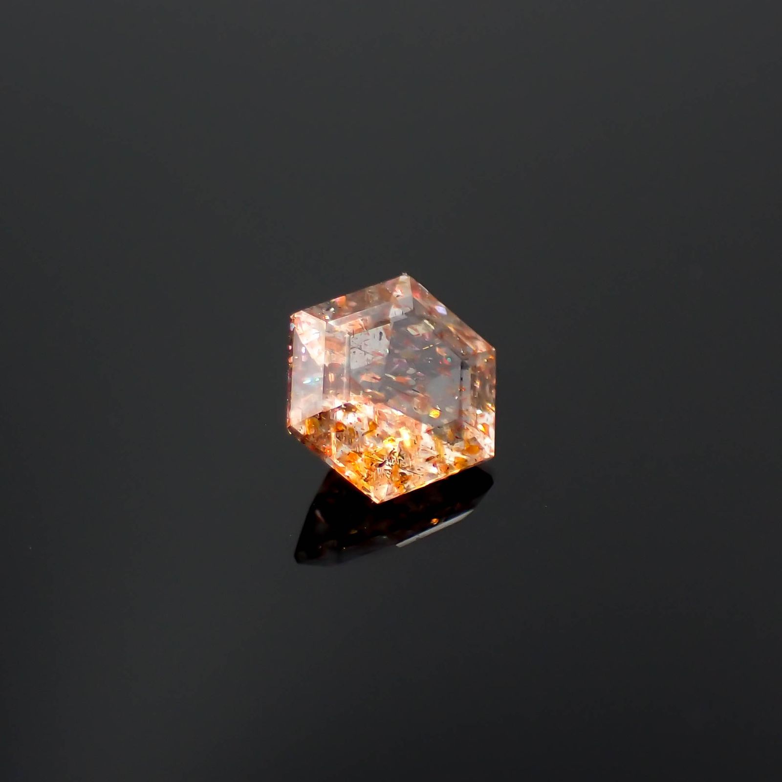 ◇ヘキサゴンカット◇イリュージョンサンストーンイリュージョンサンストーン タンザニア産 0.37ct[230320961]4.8x4.5mm前後