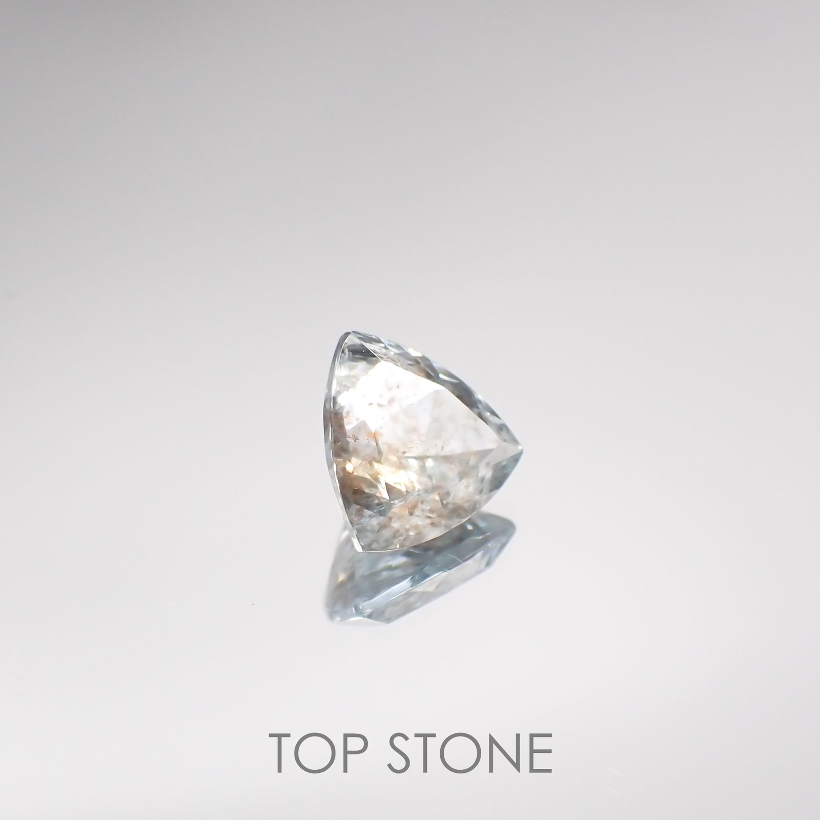 アベンチュリンアクアマリン(宝石名アクアマリン) ナイジェリア産 2.07ct 識別済[210712986]8.9×9.1mm前後