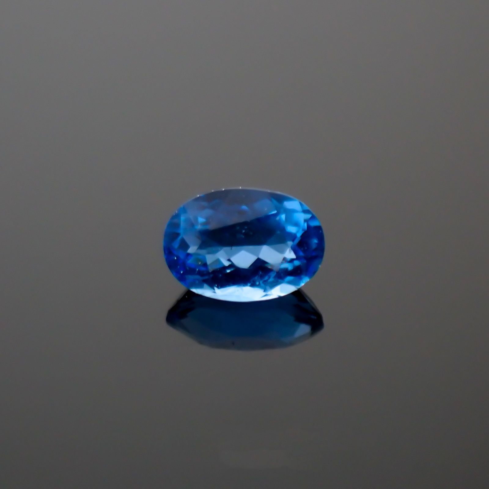 アウイナイト フルオレッセンス(宝石名アウイナイト)ドイツ産 0.074ct 識別済[220515887]2.9x2.1mm前後