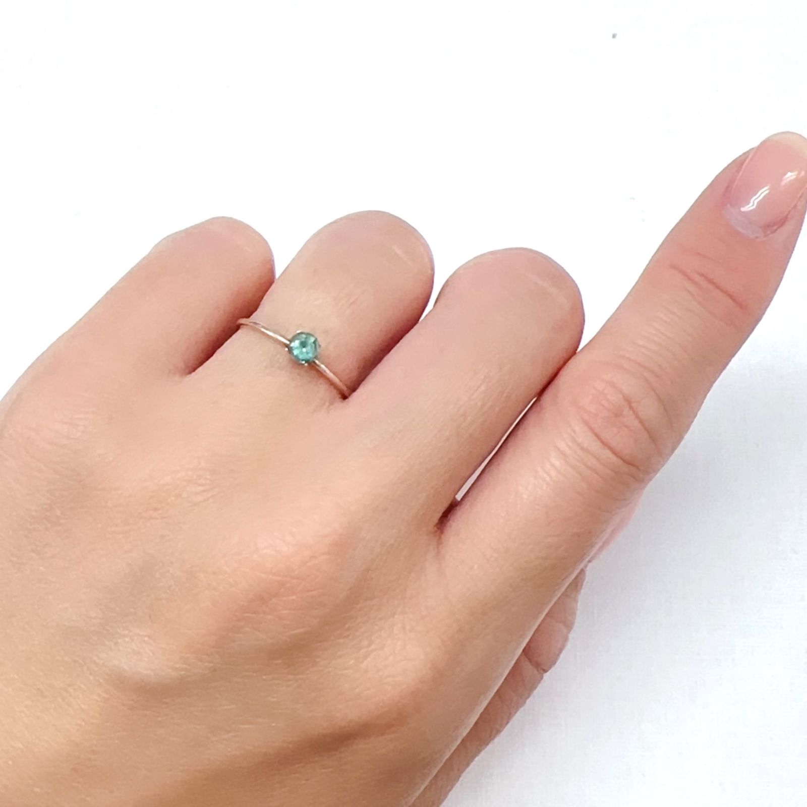 シルキーアレキサンドライト(宝石名アレキサンドライト)ブラジル・ミナスジェライス州ヘマチタ鉱山産 0.28ct 識別済[240527402]3.8x3.8mm前後