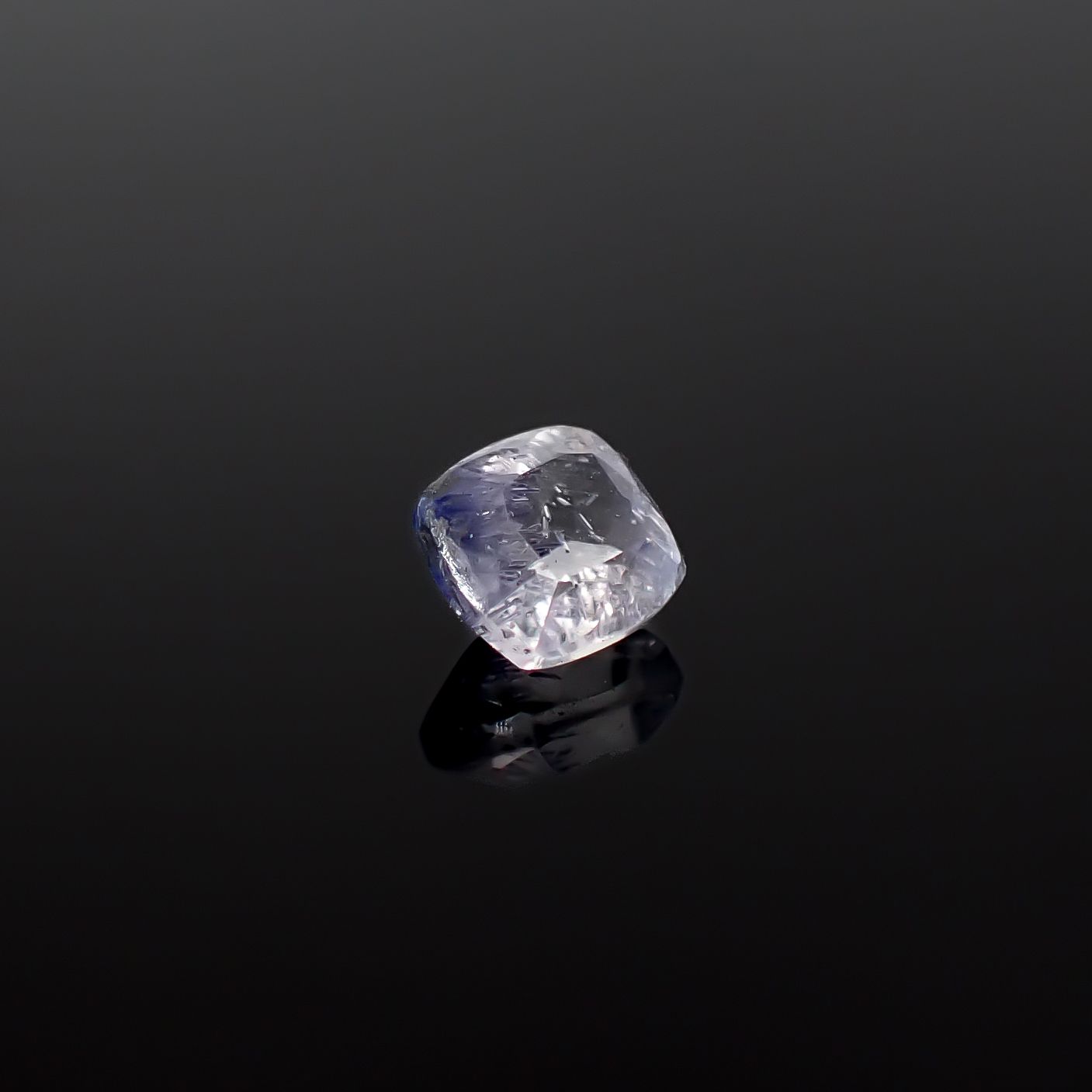 デュモルチェライトインクォーツ ブラジル産 0.45ct / 4.6x4.4mm前後 [260331857]