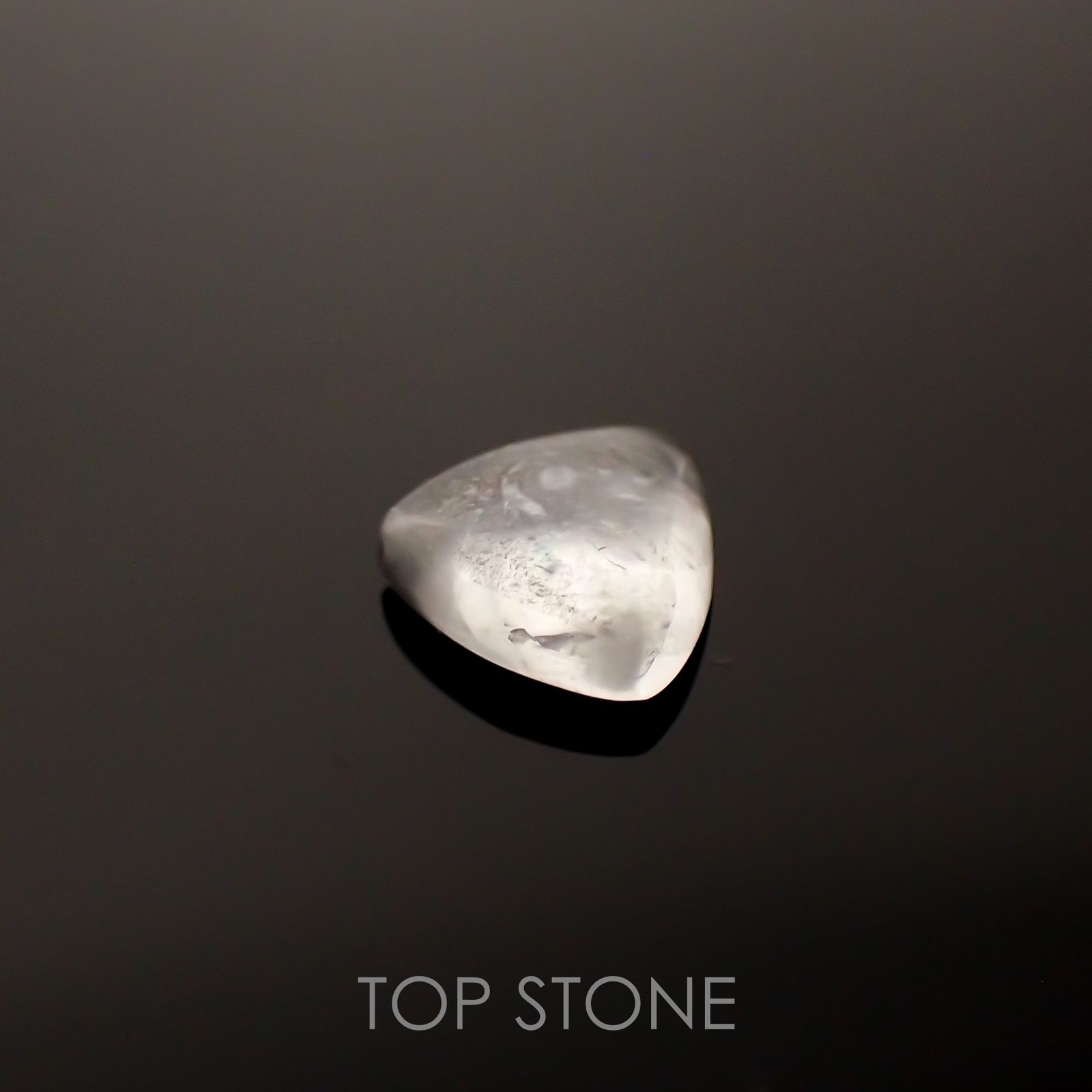 フェナカイト(宝石名フェナカイト) ブラジル産 0.66ct 識別済[210812697]6×5.8mm前後