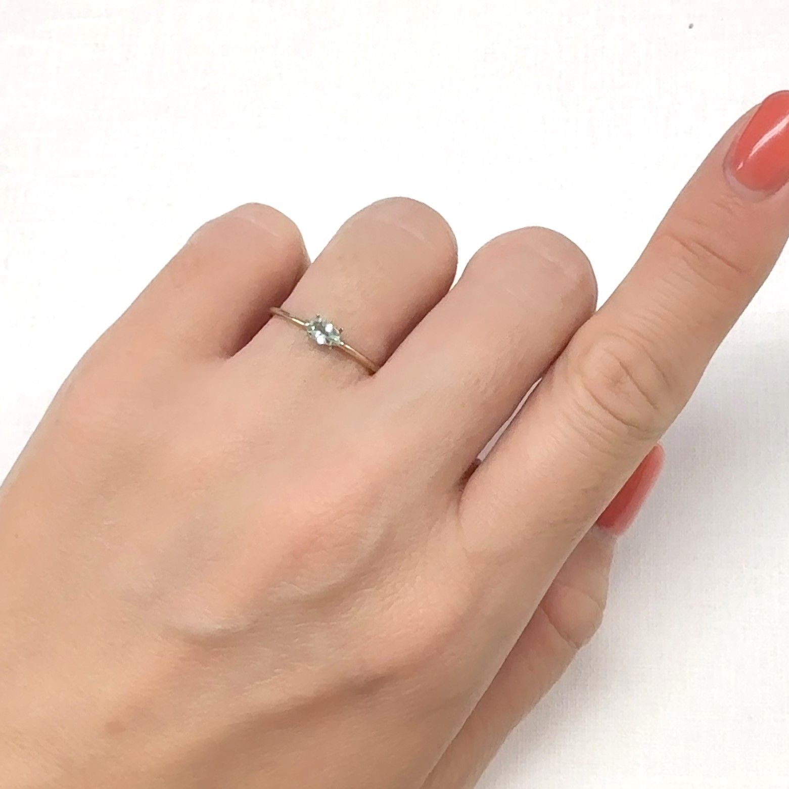ミントベリル ブラジル産 0.15ct[240929117]5x3mm前後