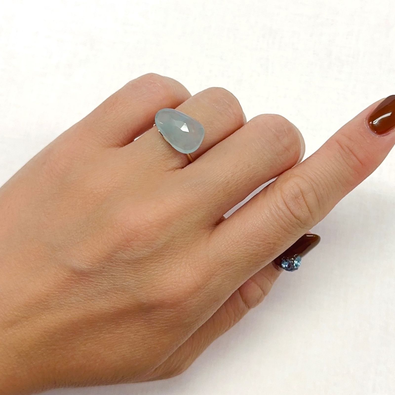 ◇フリーフォーム・ローズカット◇アクアプレーズ(宝石名ブルー グリーン・カルセドニー)南アフリカ産 5.05ct 識別済[231023968]15.1x10.1mm前後