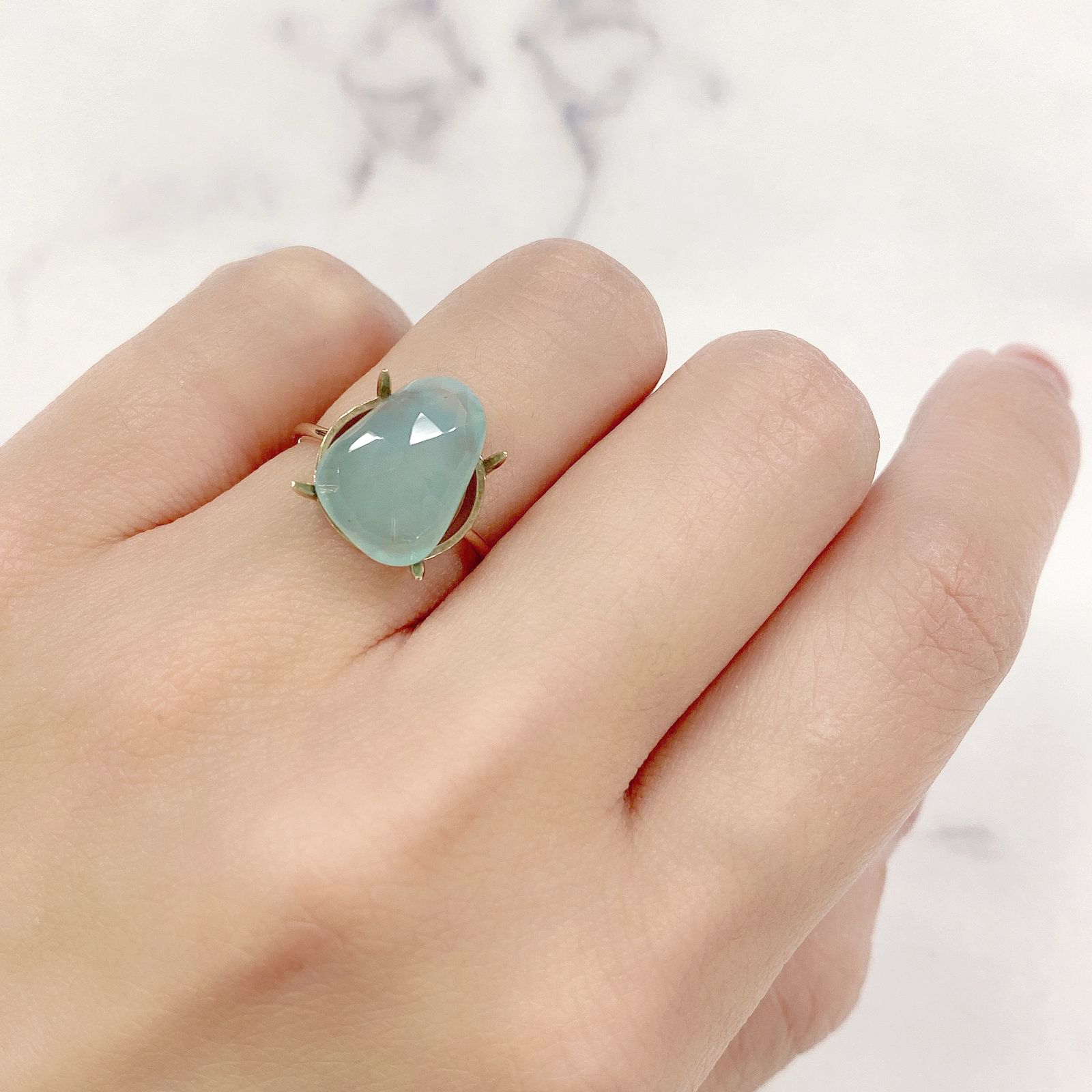 ◇ローズカット◇アクアプレーズ(宝石名ブルー グリーン・カルセドニー)南アフリカ産 4.18ct 識別済[230421888]13.7x10mm前後