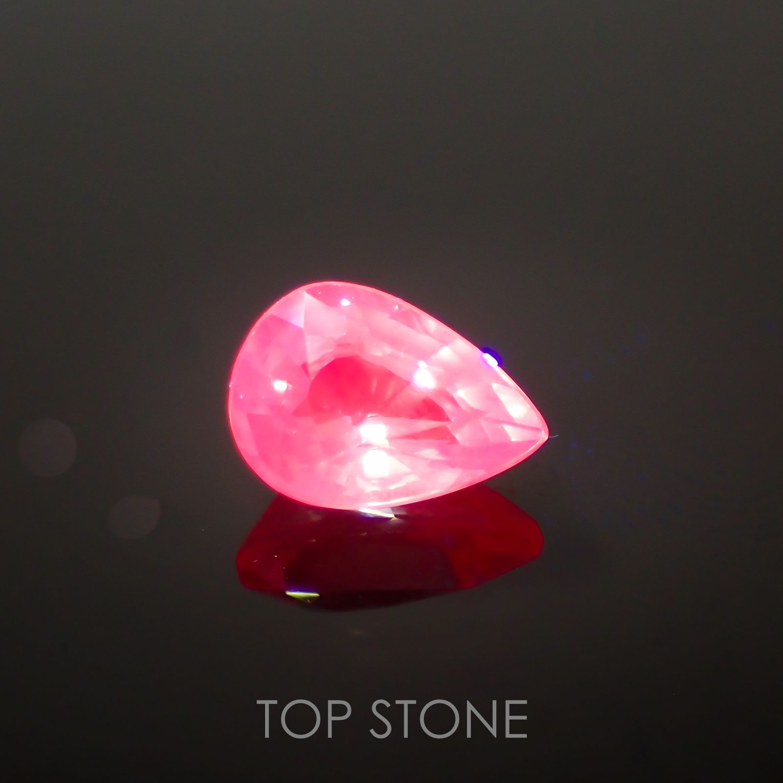 シルキーピンクスピネル(宝石名ピンク・スピネル)タンザニア産 0.61ct 識別済[220114138]6.2x4.3mm前後