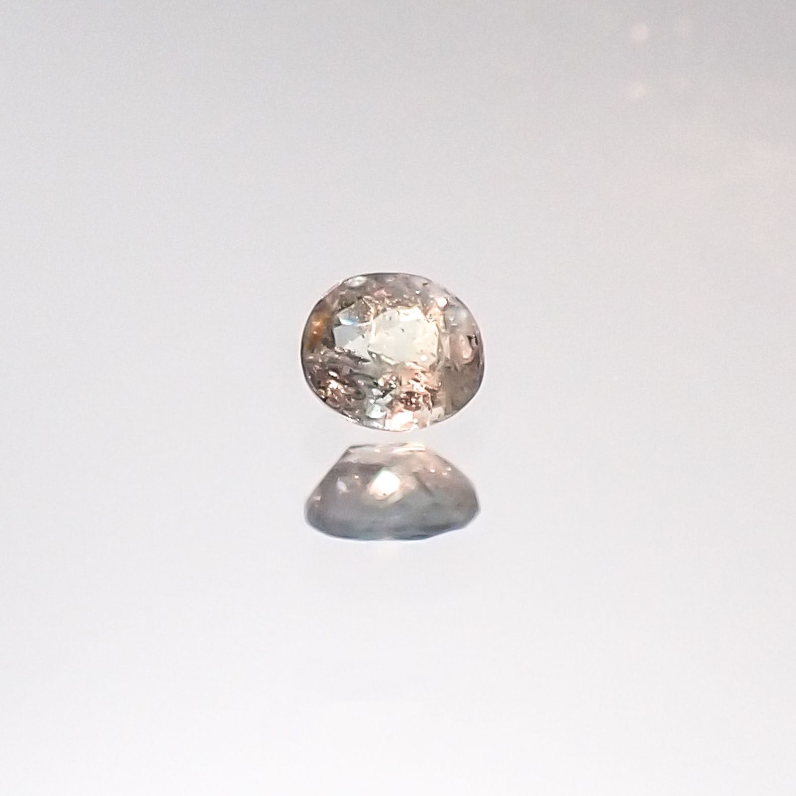 アレキサンドライト(宝石名アレキサンドライト) ブラジル産 0.047ct 識別済[20095557]2.3×2.1mm前後