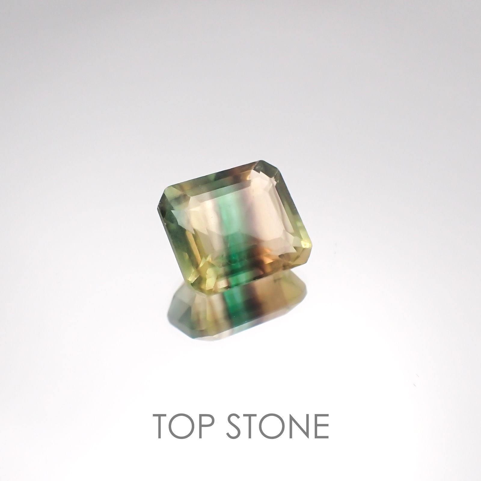バイカラーフローライト ブラジル産 ルース 7.54ct[20128501]11.9×10.1mm前後
