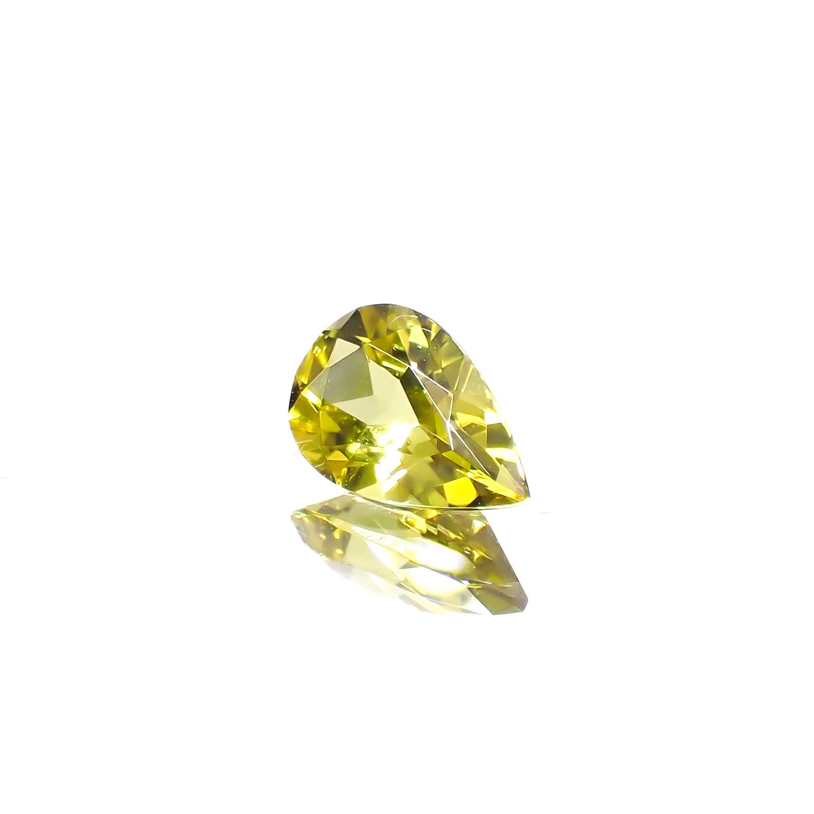 カナリートルマリン ザンビア・カナリー鉱山産 0.70ct[240527561]7.8x4.9mm前後