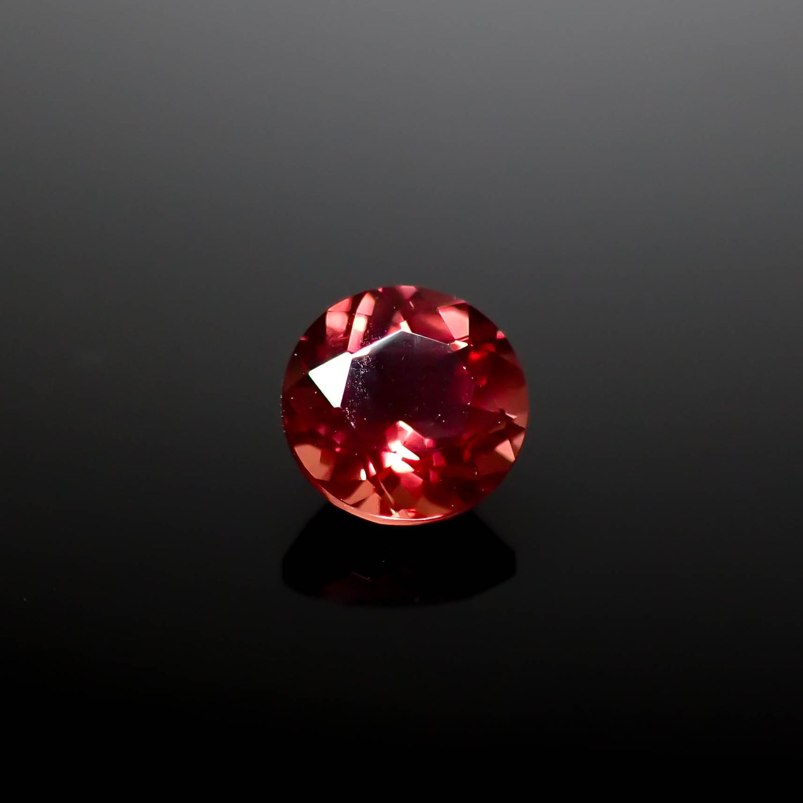 アンデシン モンゴル産 0.84ct [250129702]6.2x6.2mm前後