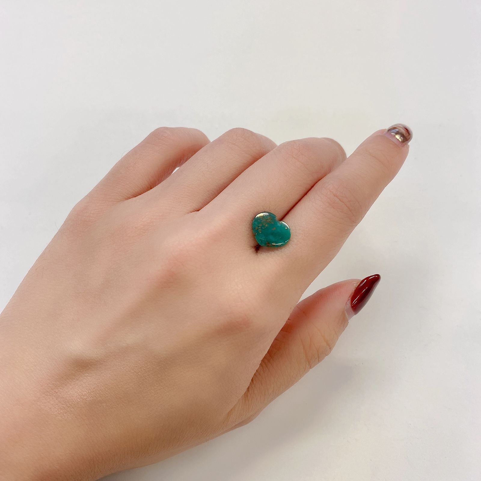 パイライトインエメラルド(宝石名パイライトインエメラルド) コロンビア・チボール鉱山産 2.122ct 彩珠鑑付[210711511]9×11.3mm前後