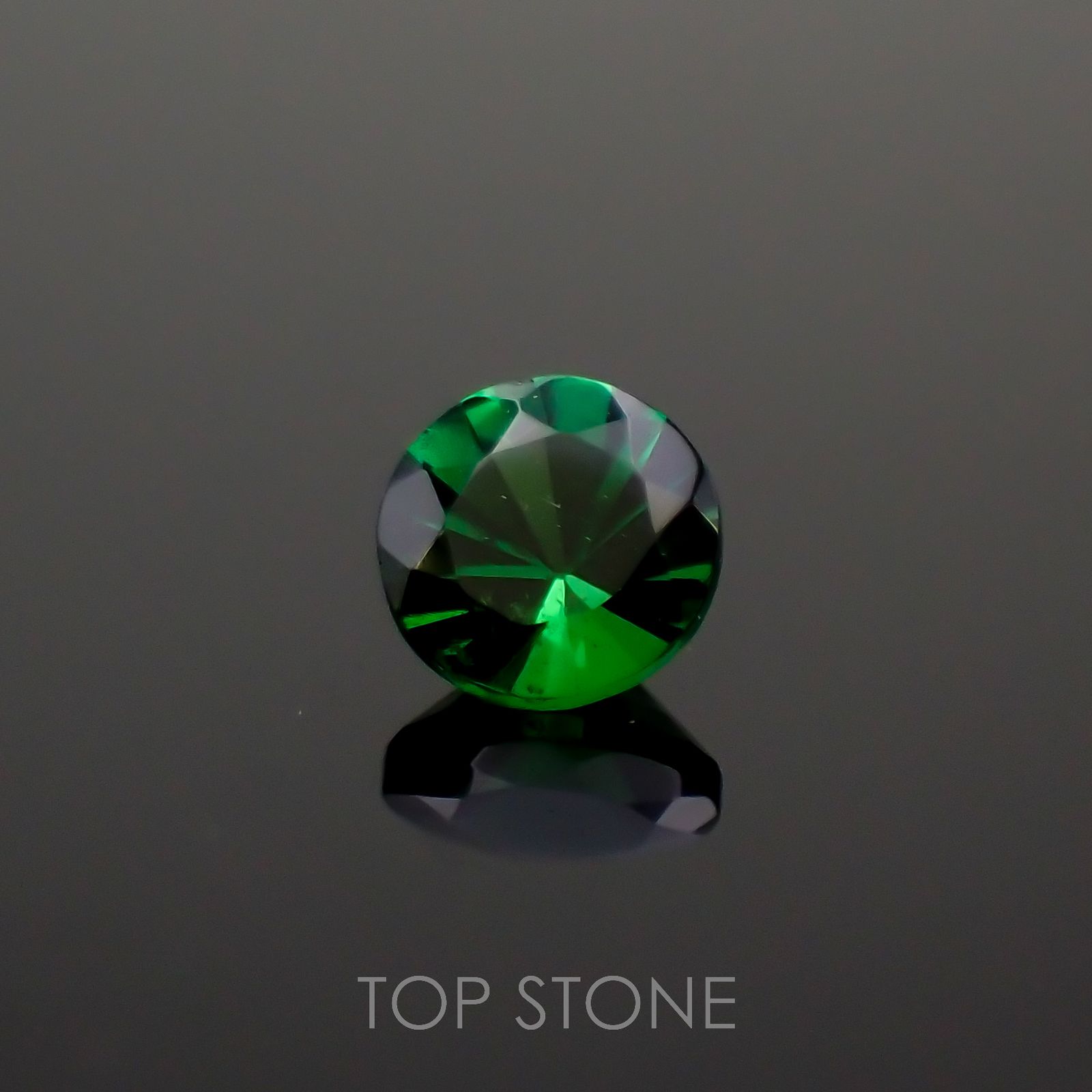 ツァボライト(宝石名ガーネット)タンザニア産 0.14ct 識別済[221018715]3.2x3.2mm前後
