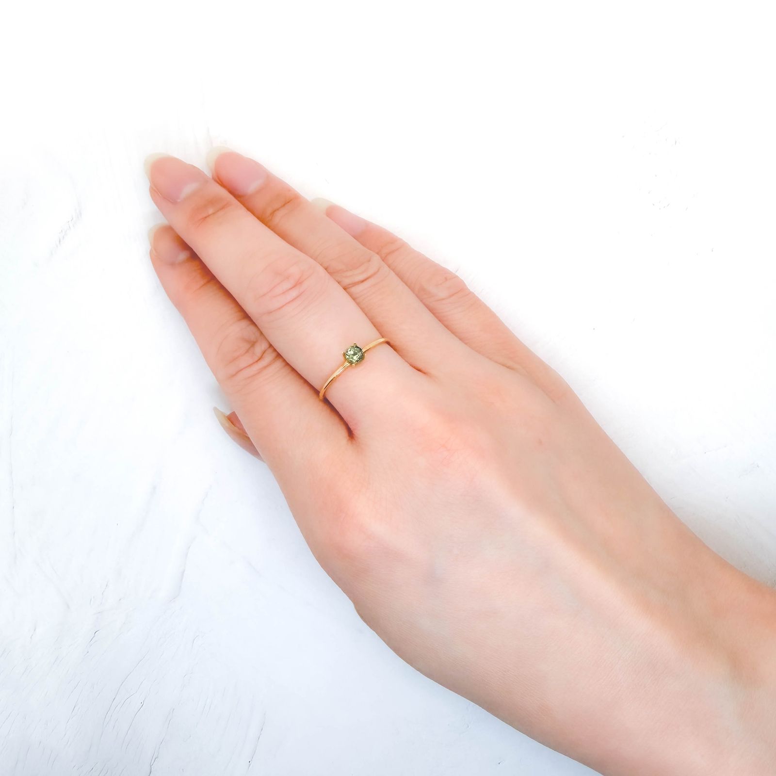 グリーンクリソベリル(宝石名クリソベリル)スリランカ/マダガスカル産 識別済 0.26ct / 3.4x3.4mm前後 [260514481]