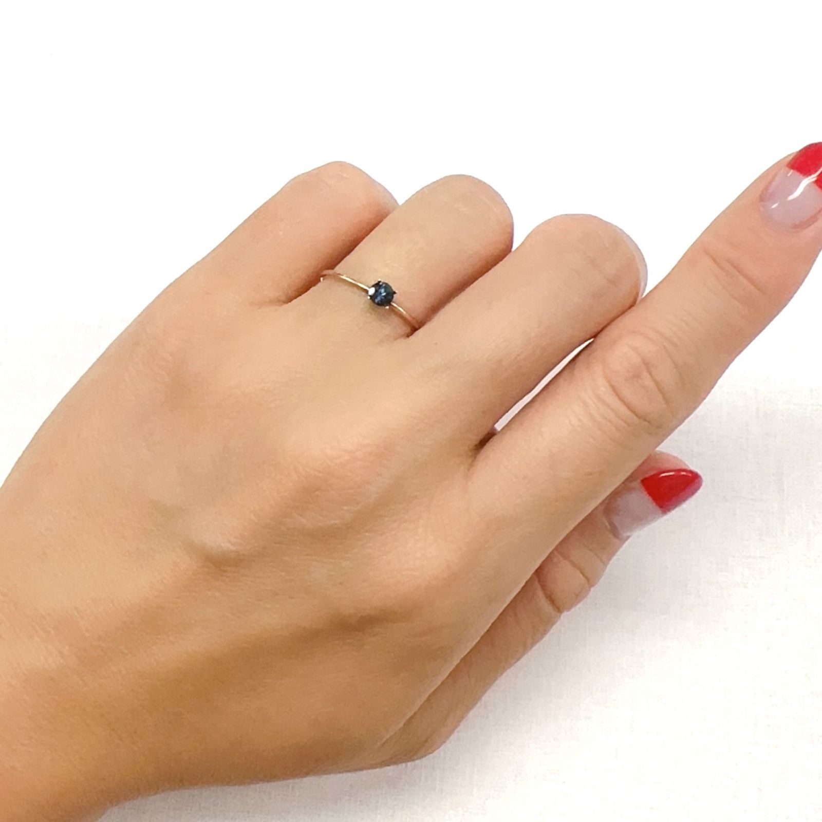 カラーチェンジガーネット アレキタイプ マダガスカル・ベキリー産 0.27ct[230923407]3.6x3.5mm前後