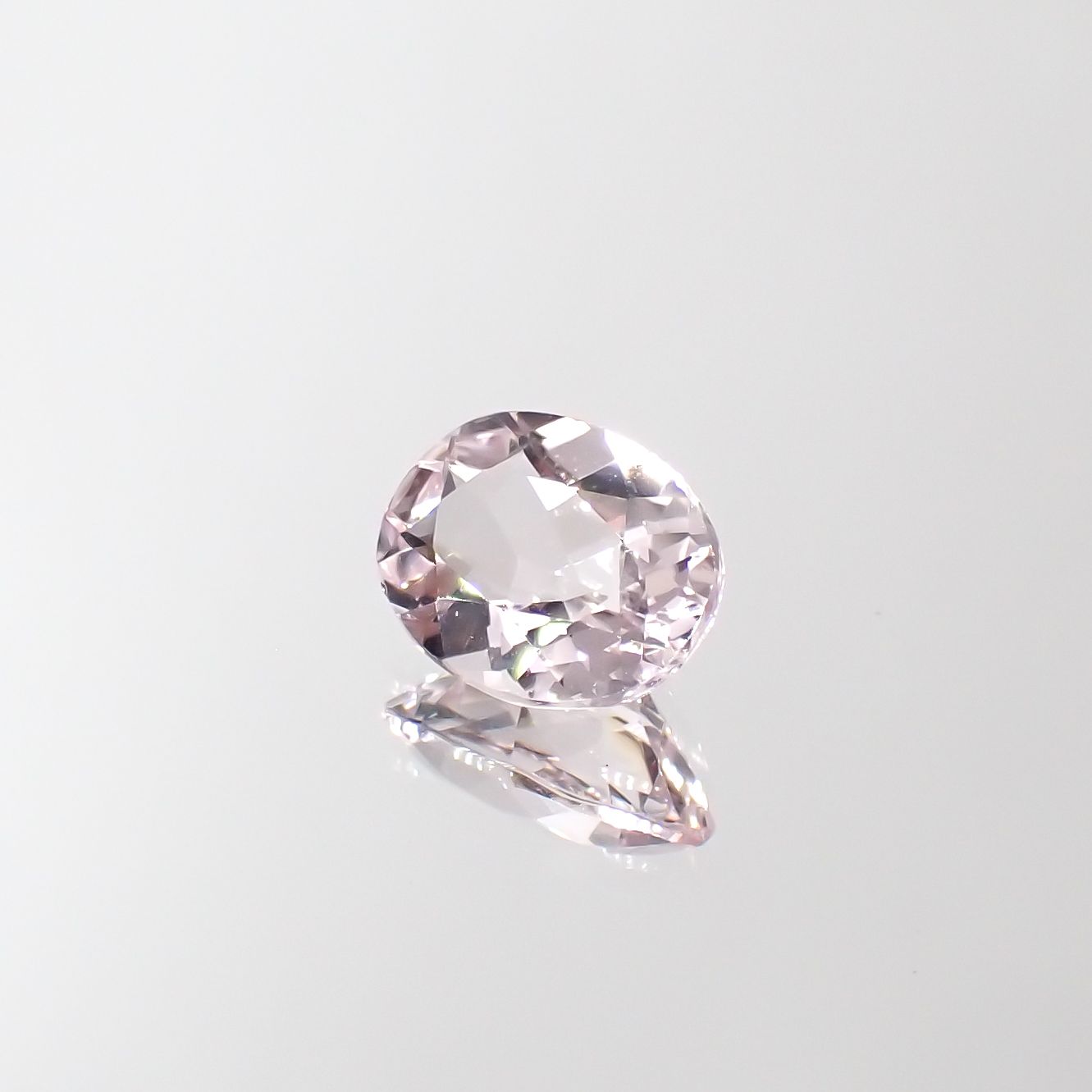 モルガナイト(宝石名モルガナイト)ナイジェリア産 1.13ct 識別済[230321161]7.9x6.1mm前後