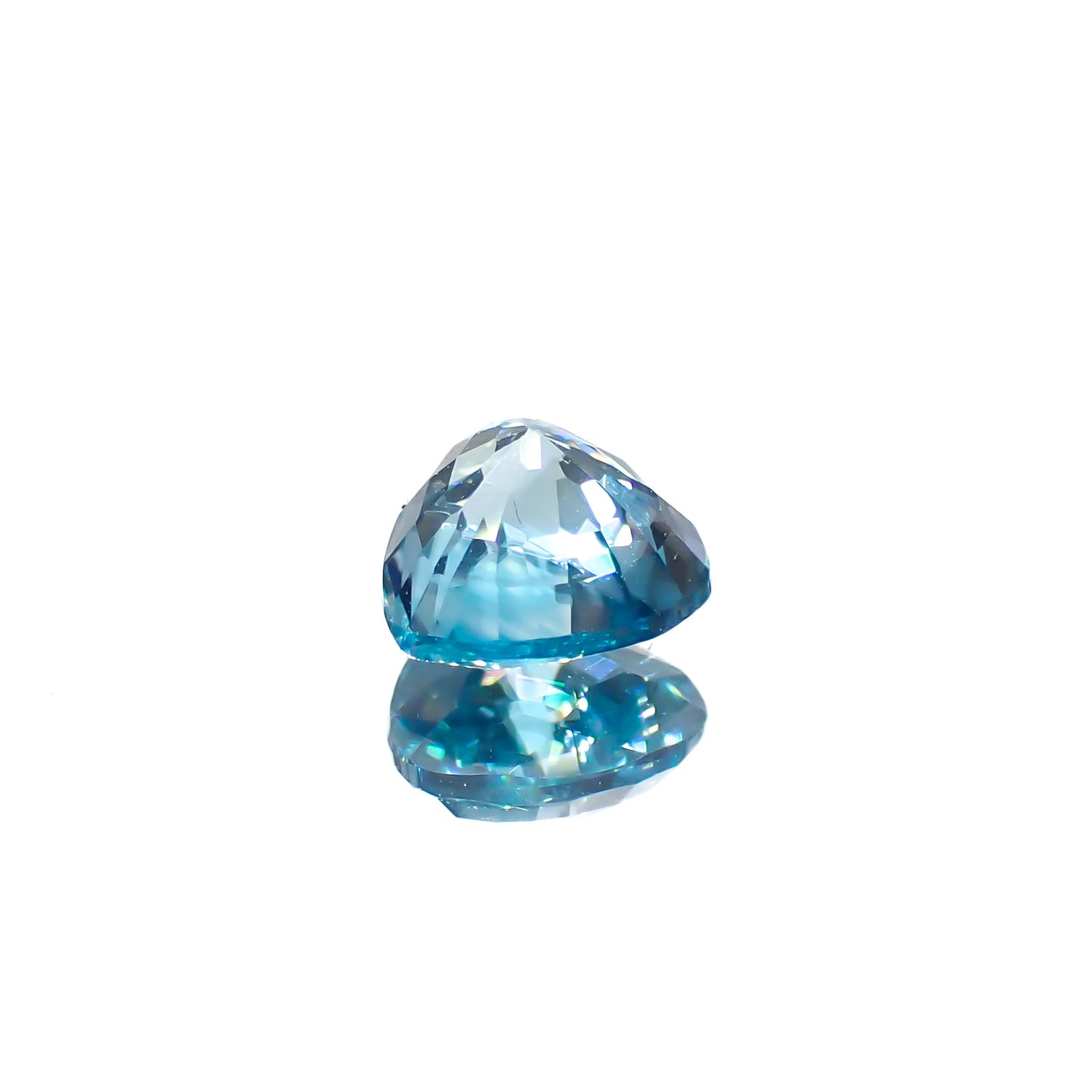 ブルージルコン カンボジア産 0.73ct[240728506]5x5mm前後