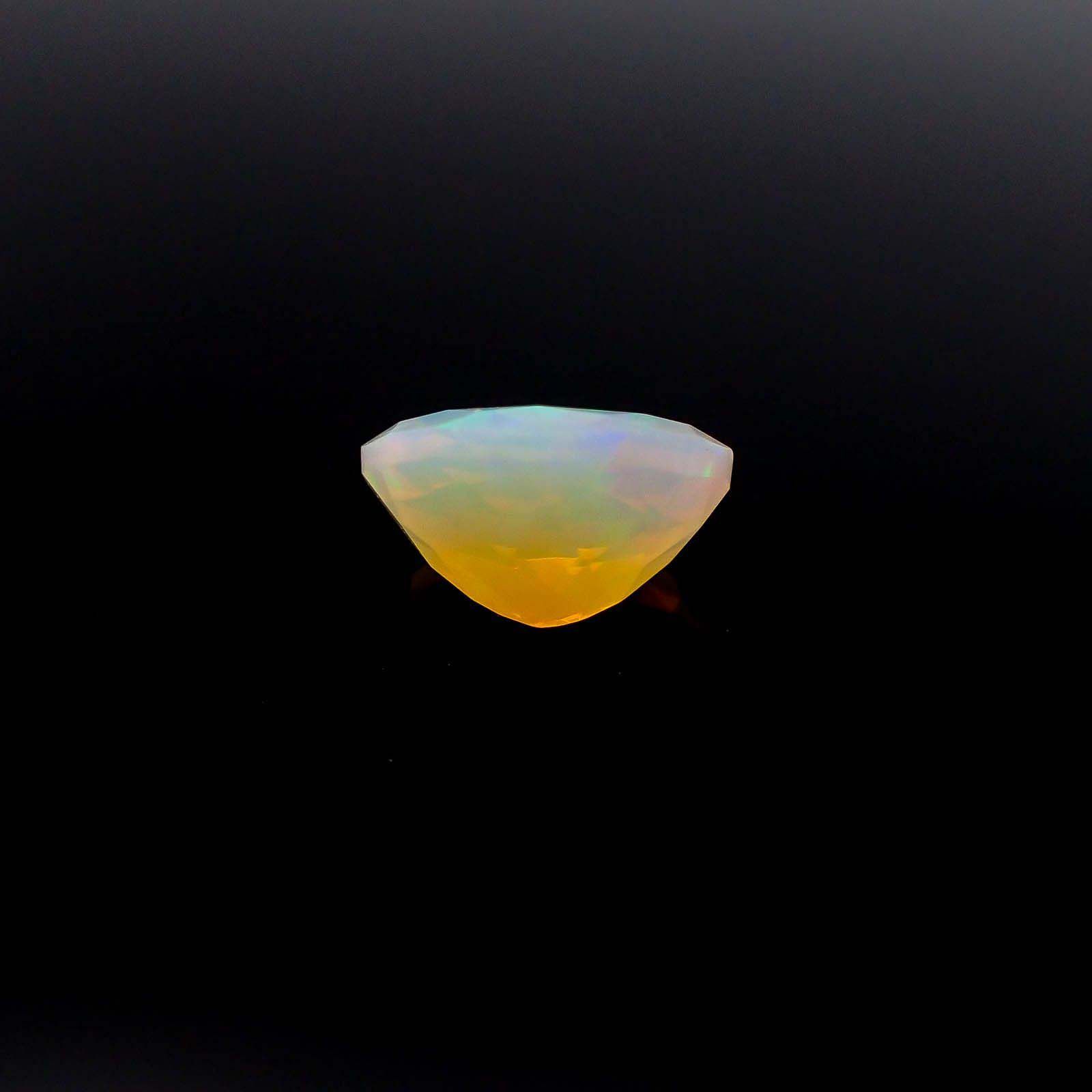 エチオピアオパール(宝石名オパール)エチオピア産 2.33ct 識別済[230722905]10.9x9mm前後