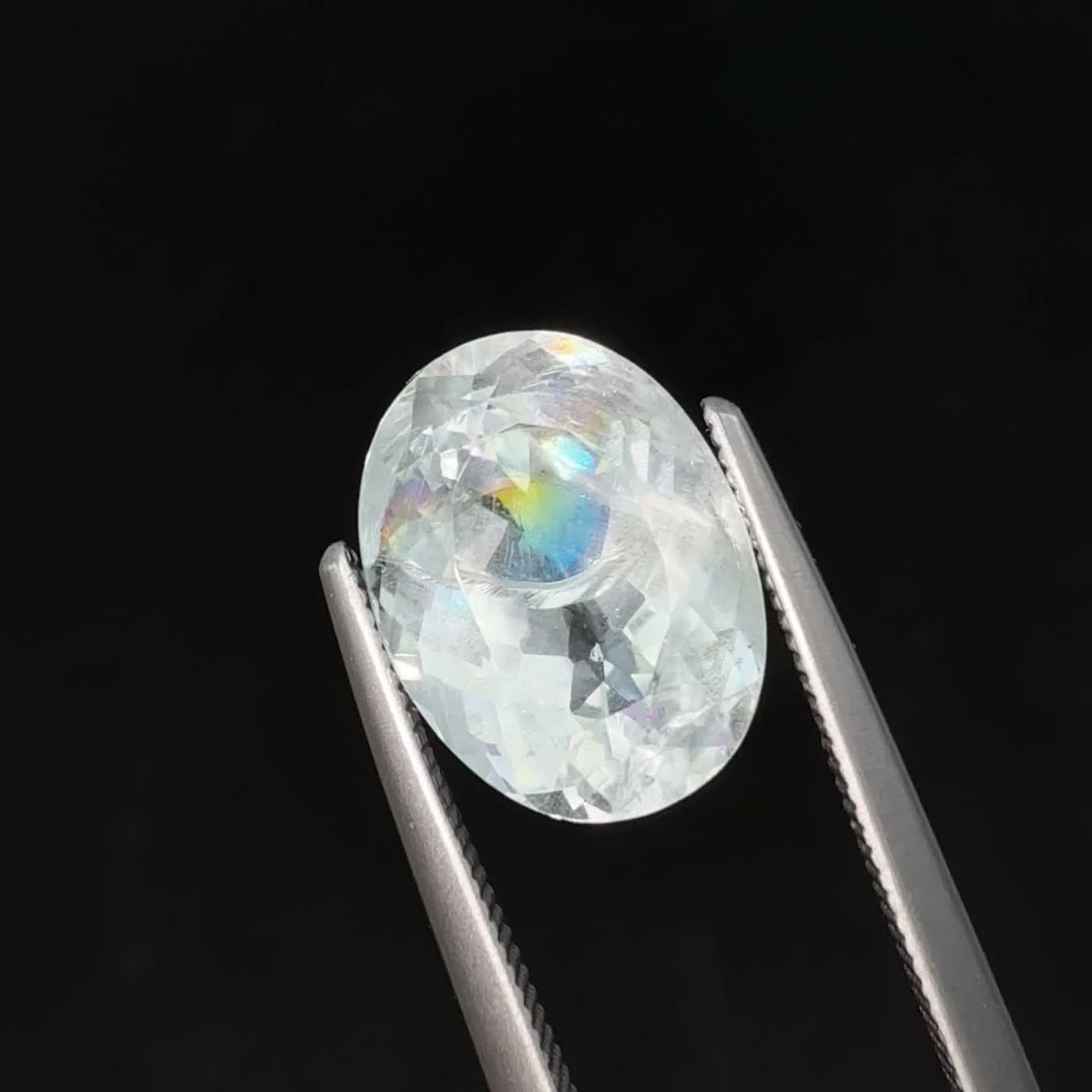 レインボーアクアマリン ブラジル産 3.81ct [250330147]11.5x8.6mm前後