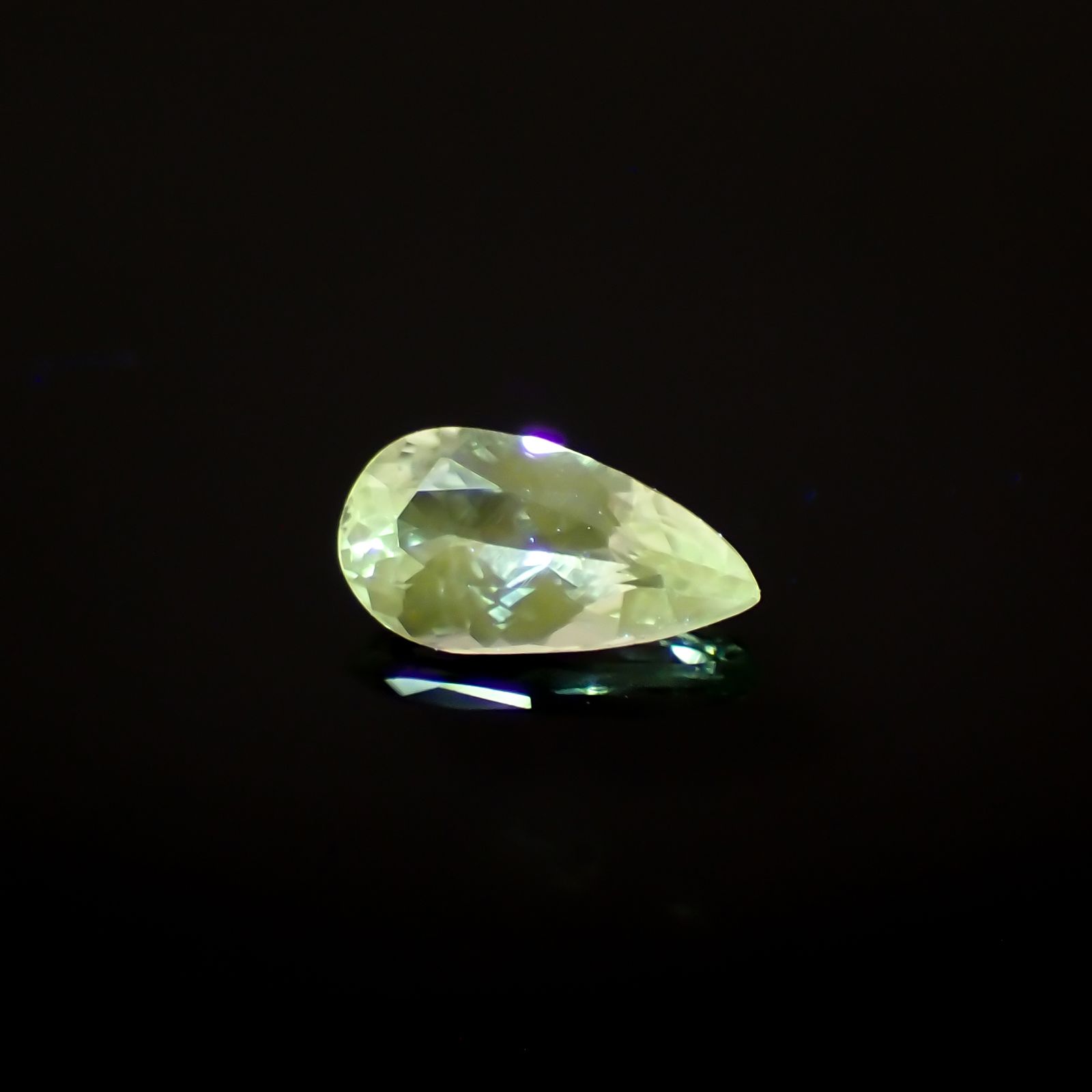 コーネルピン タンザニア産 0.12ct[231023859]4.8x2.5mm前後