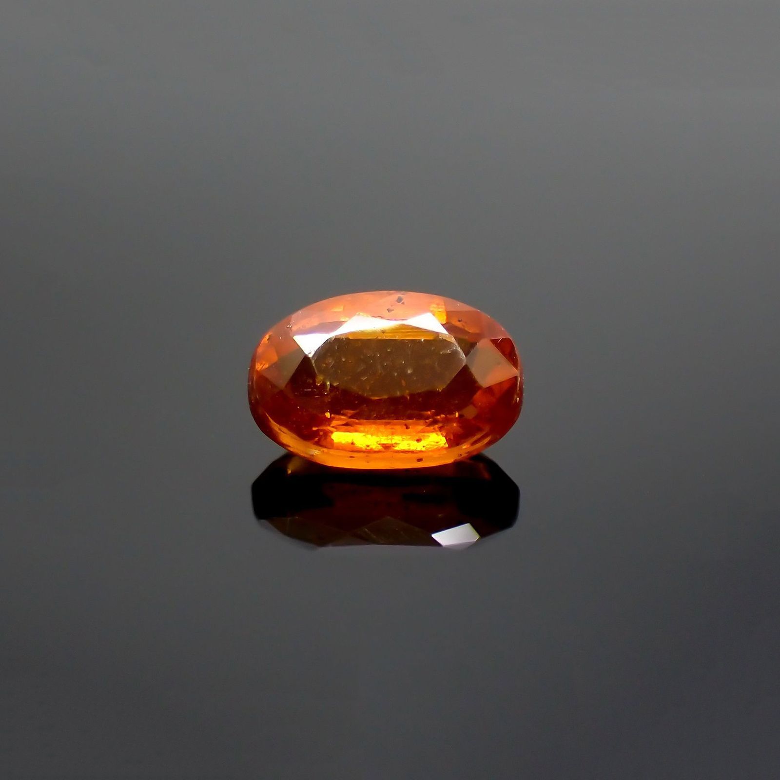 オレンジカイヤナイト(宝石名カイヤナイト) ネパール産 0.63ct 識別済[210310586]6.1×4mm前後