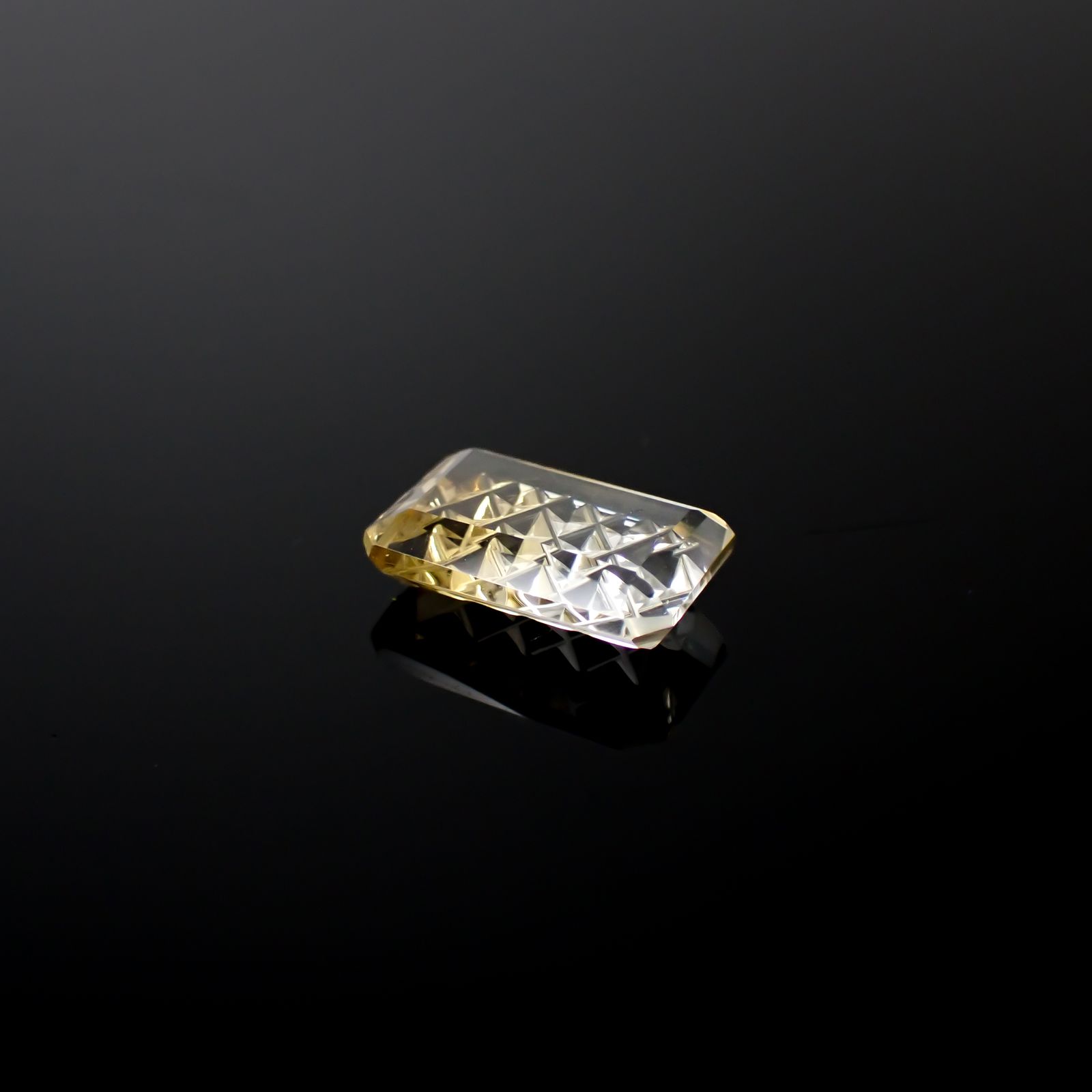 ◇甲州貴石切子Plus Three◇バイカラーシトリン カード付き ブラジル・ミナスジェライス州産 3.45ct[240628257]12.6x7.8mm前後
