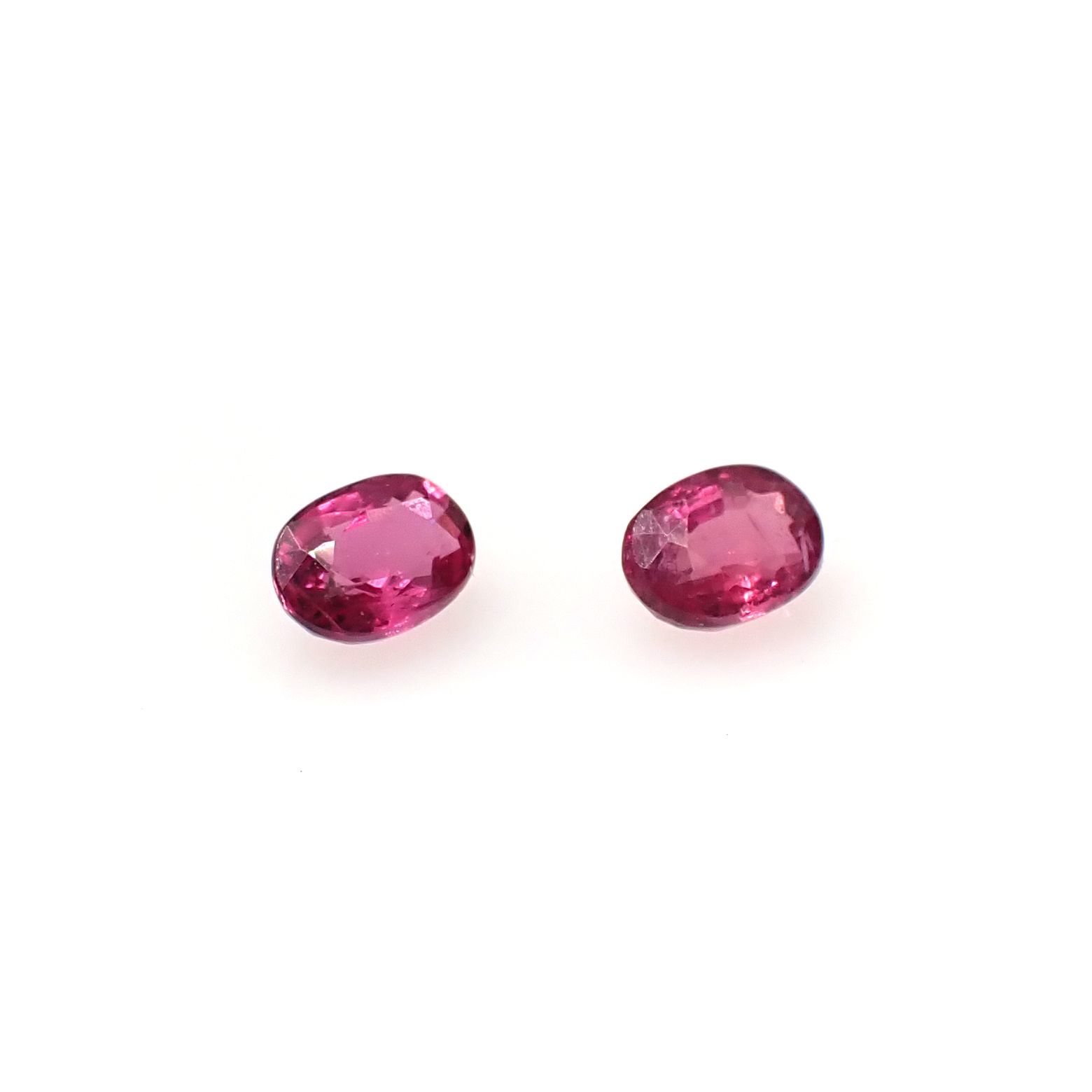 ◇ペアセット◇ルビー モザンビーク/ビルマ産 0.29ct(2pcs合計) [250630555]3.3-3.4x2.5mm前後