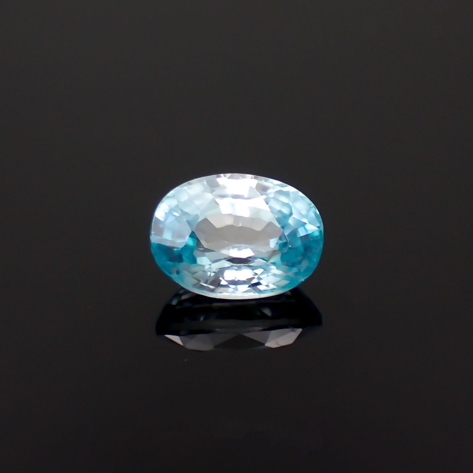 バイカラーブルージルコン カンボジア産 2.20ct[230320980]7.9x5.9mm前後