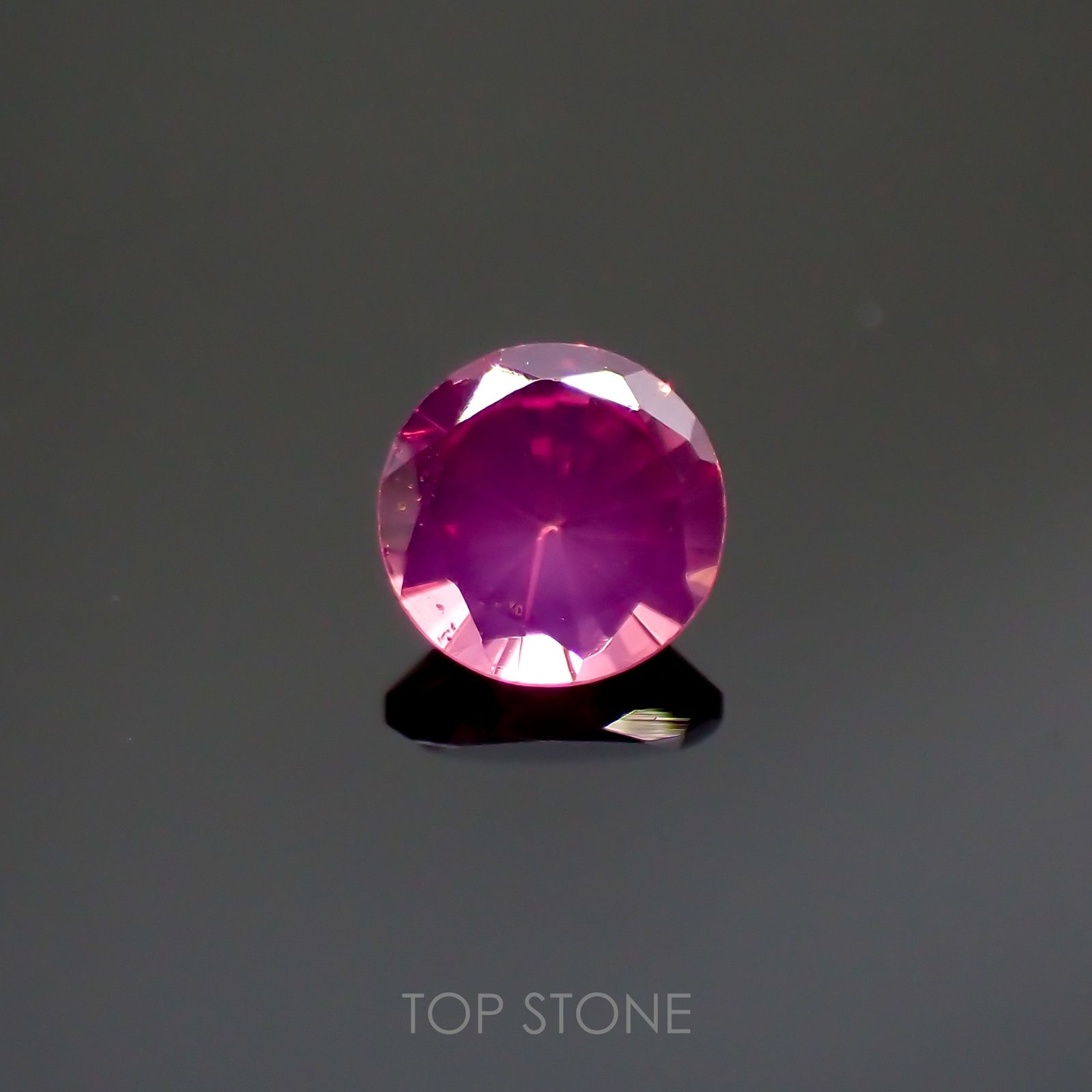ホットピンクスピネル(宝石名ピンク・スピネル)タンザニア産 0.19ct 識別済[220113912]3.6x3.6mm前後
