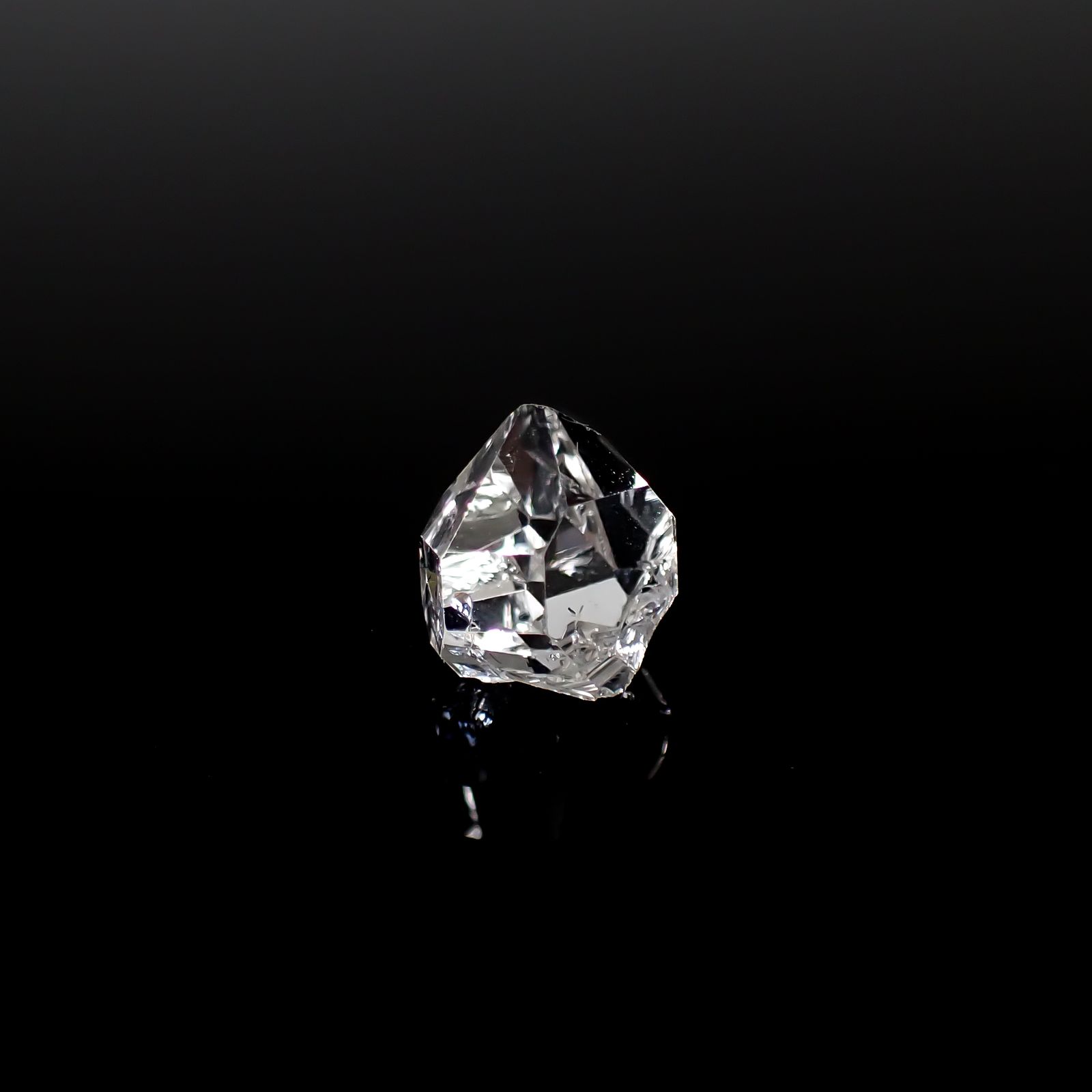 ハーキマーダイヤモンド 原石 アメリカ・ニューヨーク州産 2.44ct[240628450]9x8.3mm前後