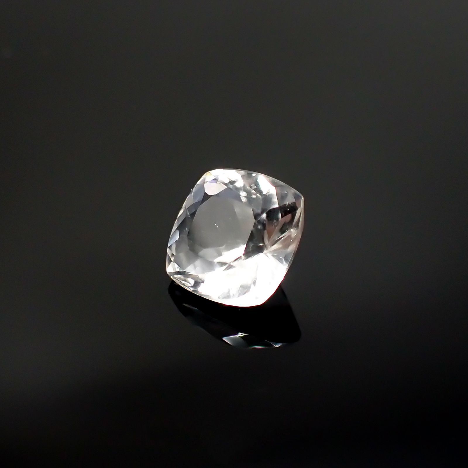 ハイアライトオパール(宝石名オパール)メキシコ産 1.912ct ソ付(彩珠)[231224964]8.4x8.3mm前後