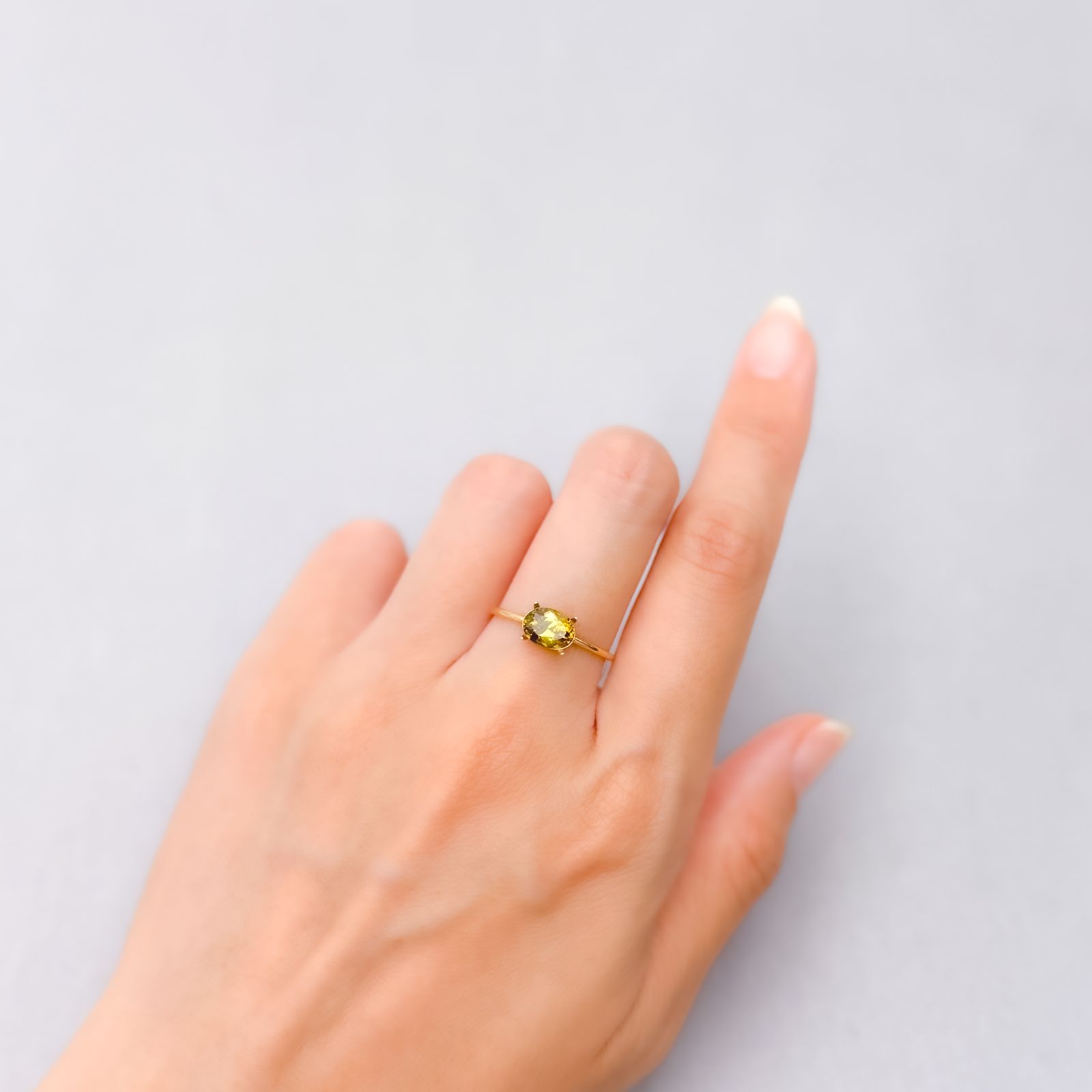 クリノゾイサイト(宝石名クリノゾイサイト)パキスタン産 1.08ct 識別済[250630591]7.2x5.4mm前後