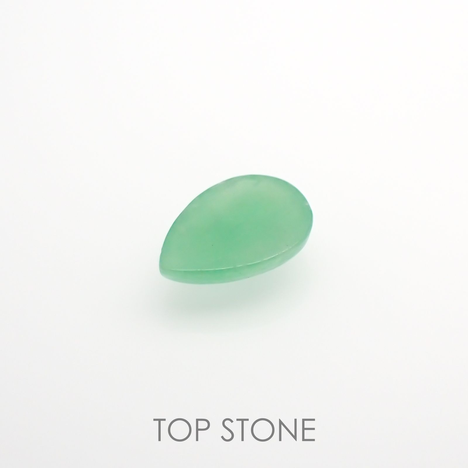 翡翠(宝石名ジェダイト)ビルマ産 0.67ct 識別済[220515806]7x4.9mm前後