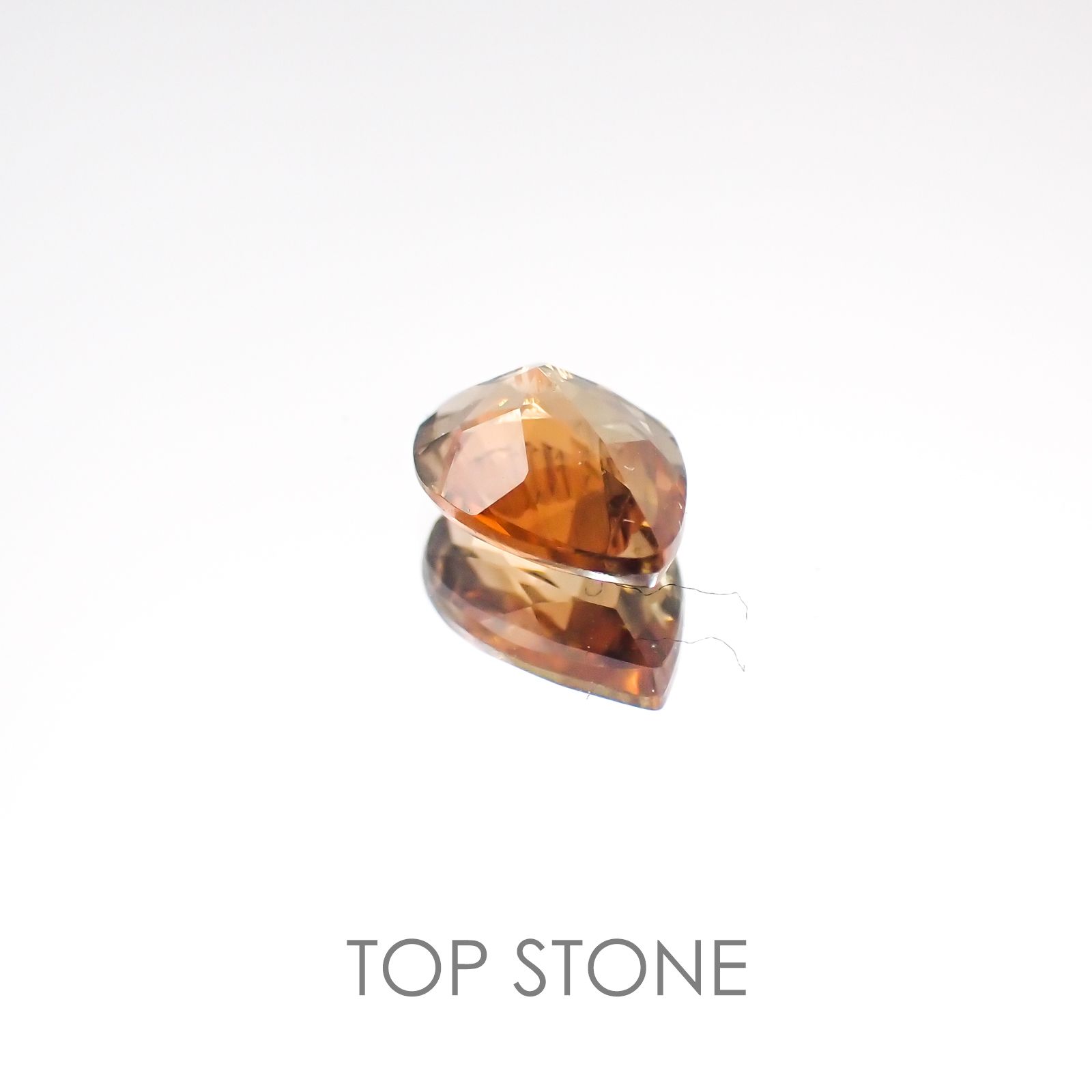 バイカラーアンダリュサイト スリランカ産 ルース 0.63ct[20117477]7×5.1mm前後