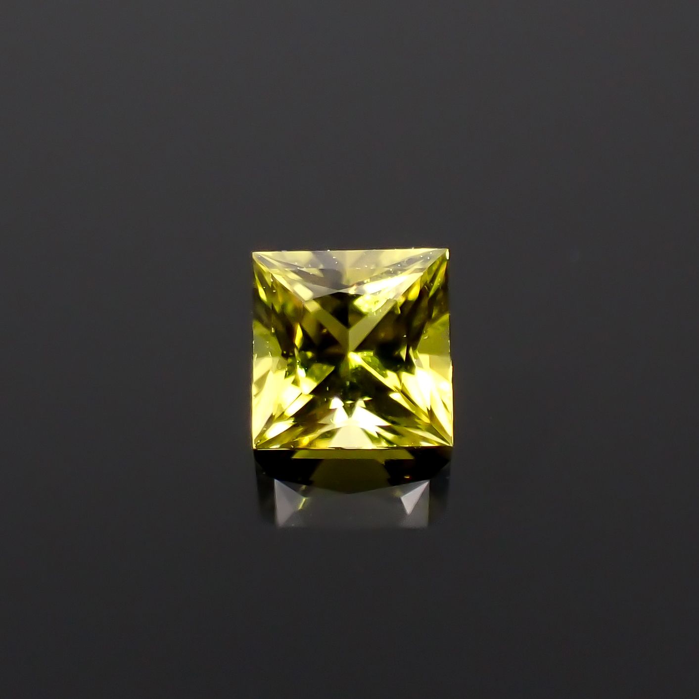 ◇プリンセスカット◇カナリートルマリン ザンビア・カナリー鉱山産 0.14ct[230823150]2.9x2.9mm前後