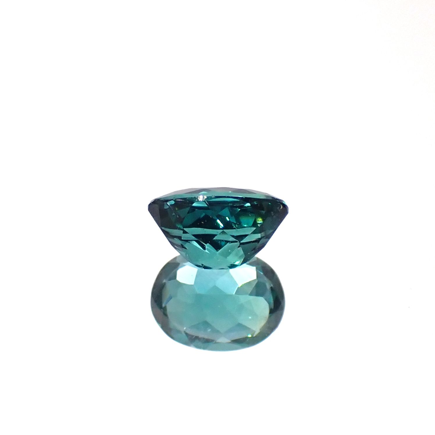 ブルーグリーントルマリン ブラジル産 0.66ct[230923529]6.2x4.7mm前後