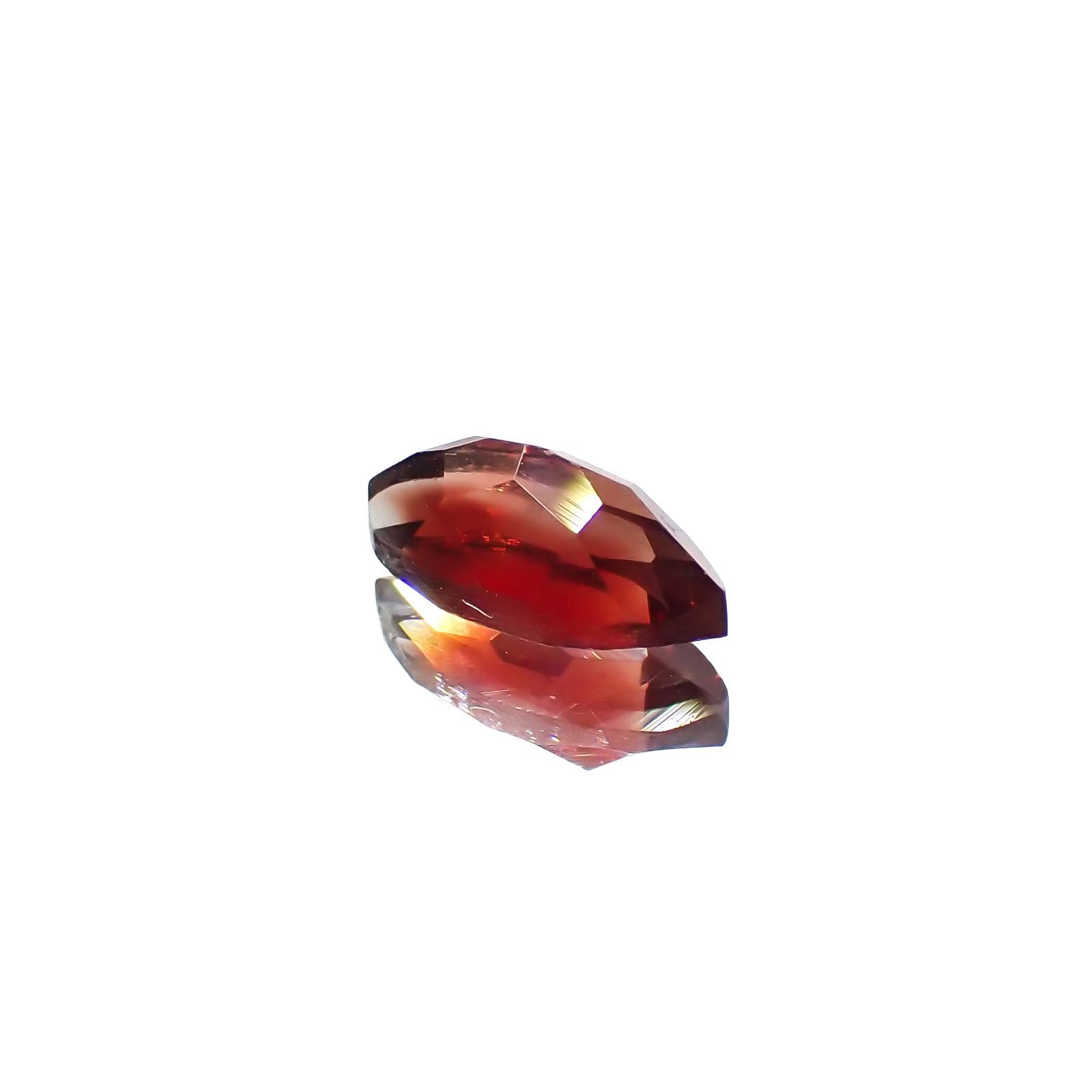 レッドラブラドライト(宝石名ラブラドライト)エチオピア産 0.65ct 識別済[230220385]8.1x3.9mm前後