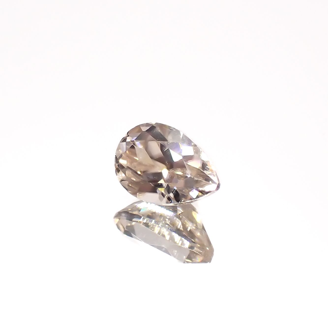 シャンパンカラージルコン スリランカ/カンボジア産 0.76ct[230521907]6x4.1mm前後