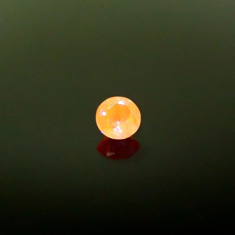 長波365(ライト)の照射で蛍光