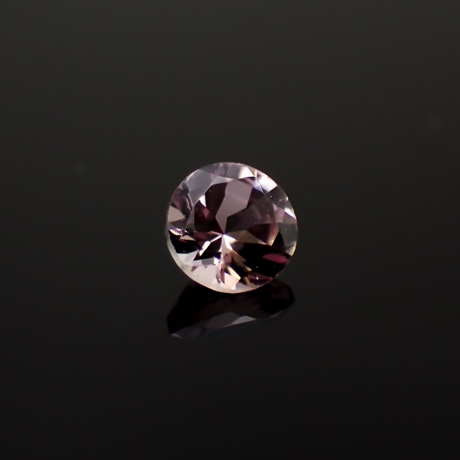 ドラゴンガーネット タンザニア産 0.27ct[230421444]3.6x3.6mm前後