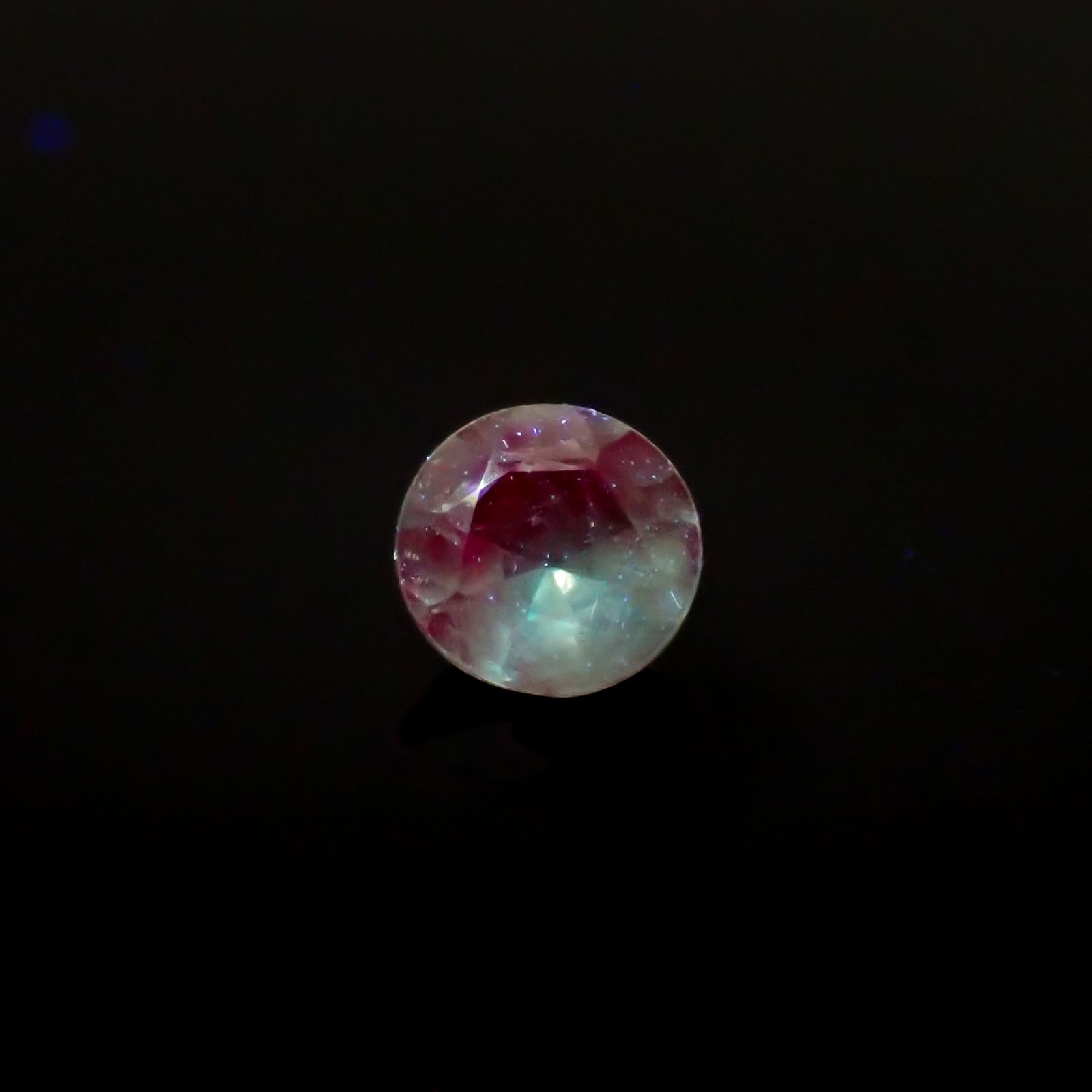 シルキーアレキサンドライト ブラジル・ミナスジェライス州ヘマチタ鉱山産 0.23ct[240929057]3.7x3.7mm前後