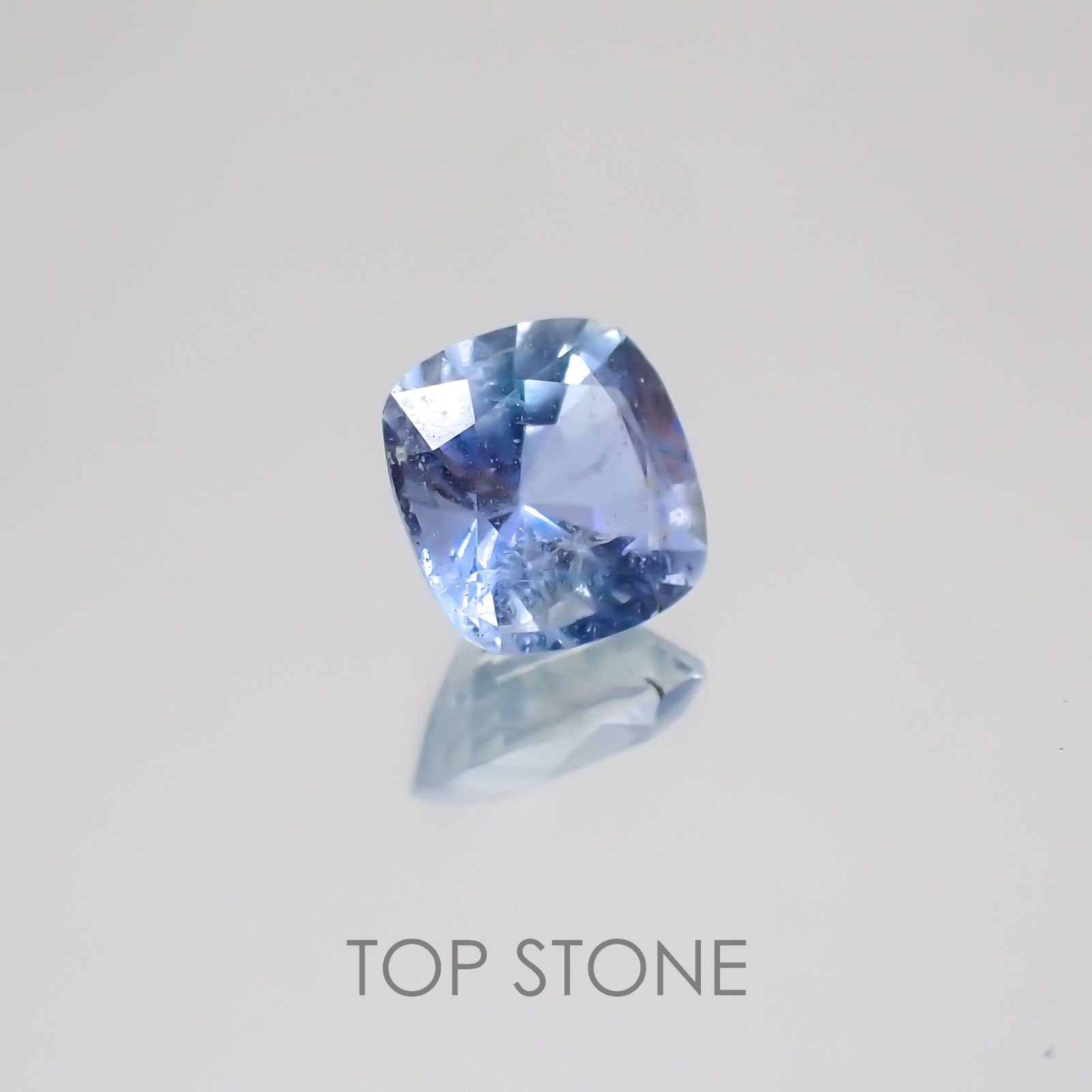 ジェレメジェバイト ナミビア産 ルース 0.81ct ソーティング付[19111489]5.4×5.4mm前後