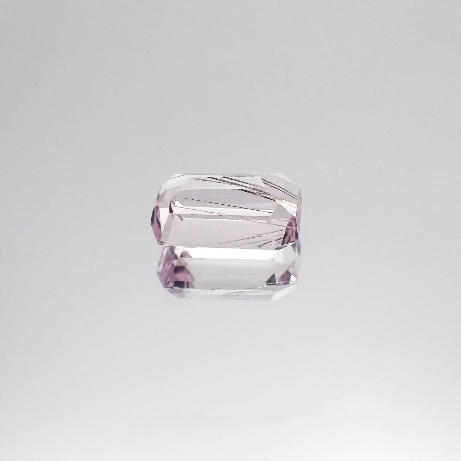 クンツァイト(宝石名クンツァイト)アフガニスタン産 1.83ct 識別済[231023871]8.6x5.7mm前後