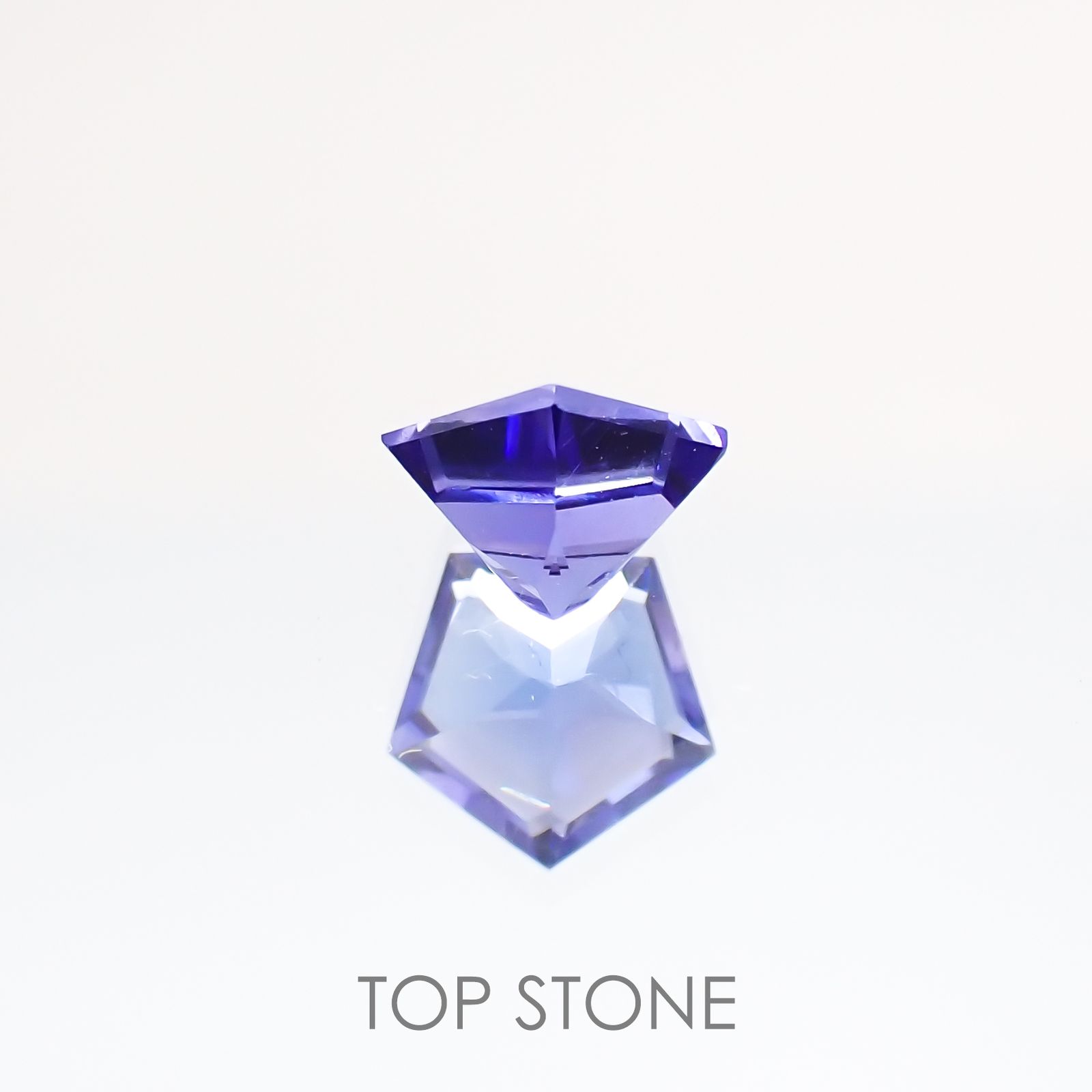 ◇ペンタゴンカット◇タンザナイトSA(宝石名タンザナイト) タンザニア産 0.45ct 識別済[210610995]5×5.2mm前後