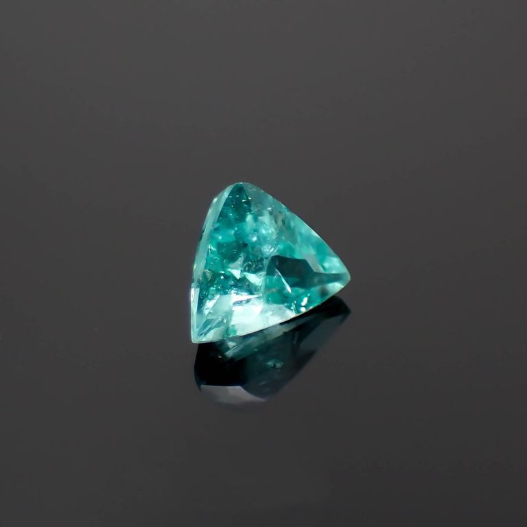 パライバトルマリン(宝石名トルマリン/別名パライバ・トルマリン)ブラジル・パライバ州バターリャ鉱山産 0.28ct 識別済[221018806]3.8x4.9mm前後